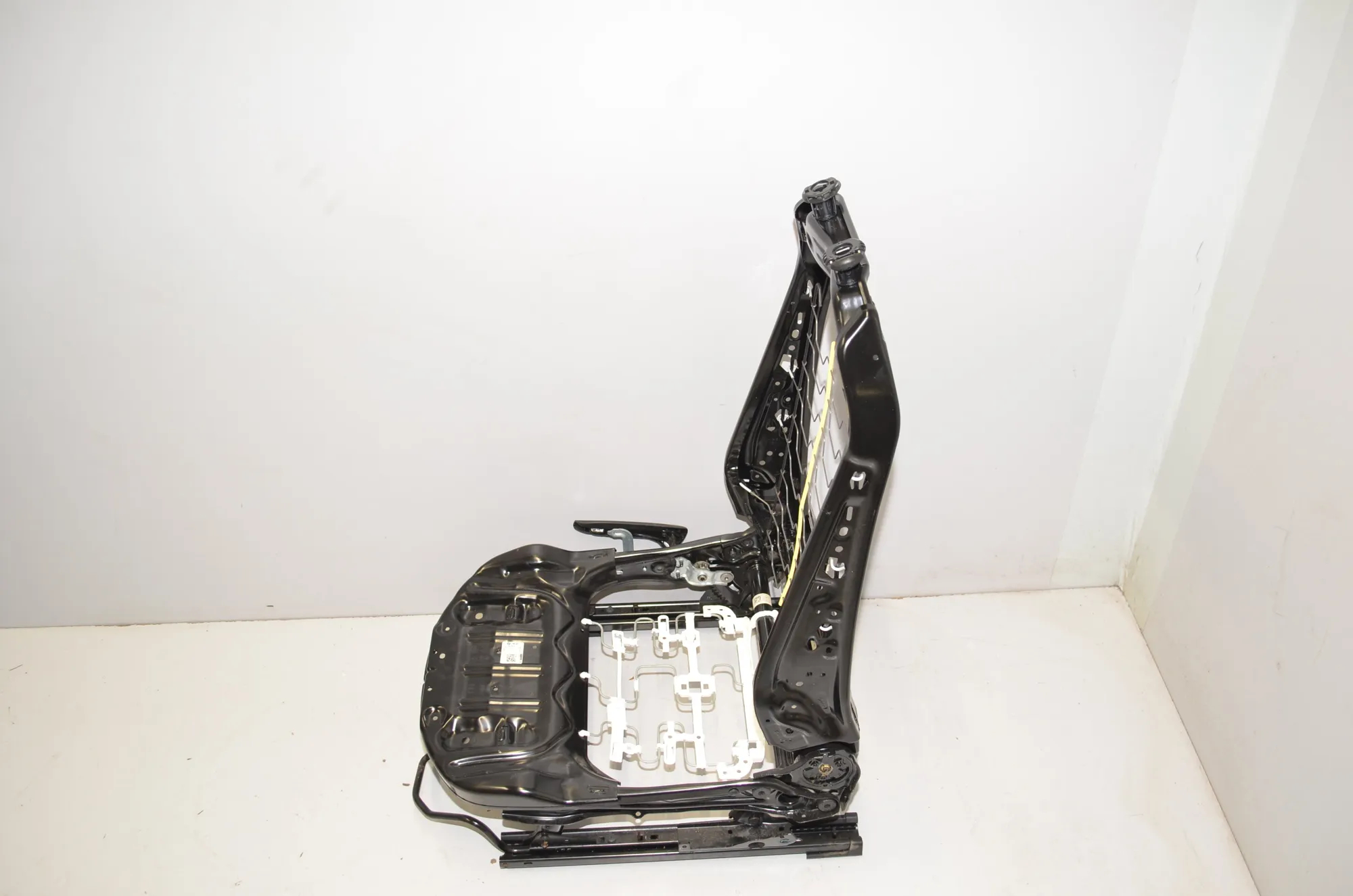 Front Right Seat – OEM 7397444 · BMW X1 (F48) xDrive 20 d 2016 – 2