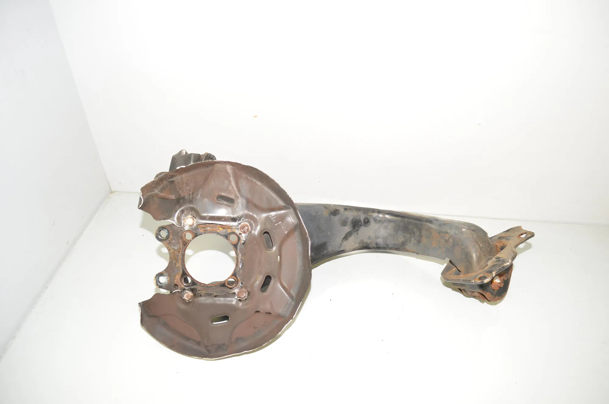 Rear Left Wheel Hub Spindle – OEM 8842879 · BMW X1 (F48) xDrive 20 d 2016 – 2