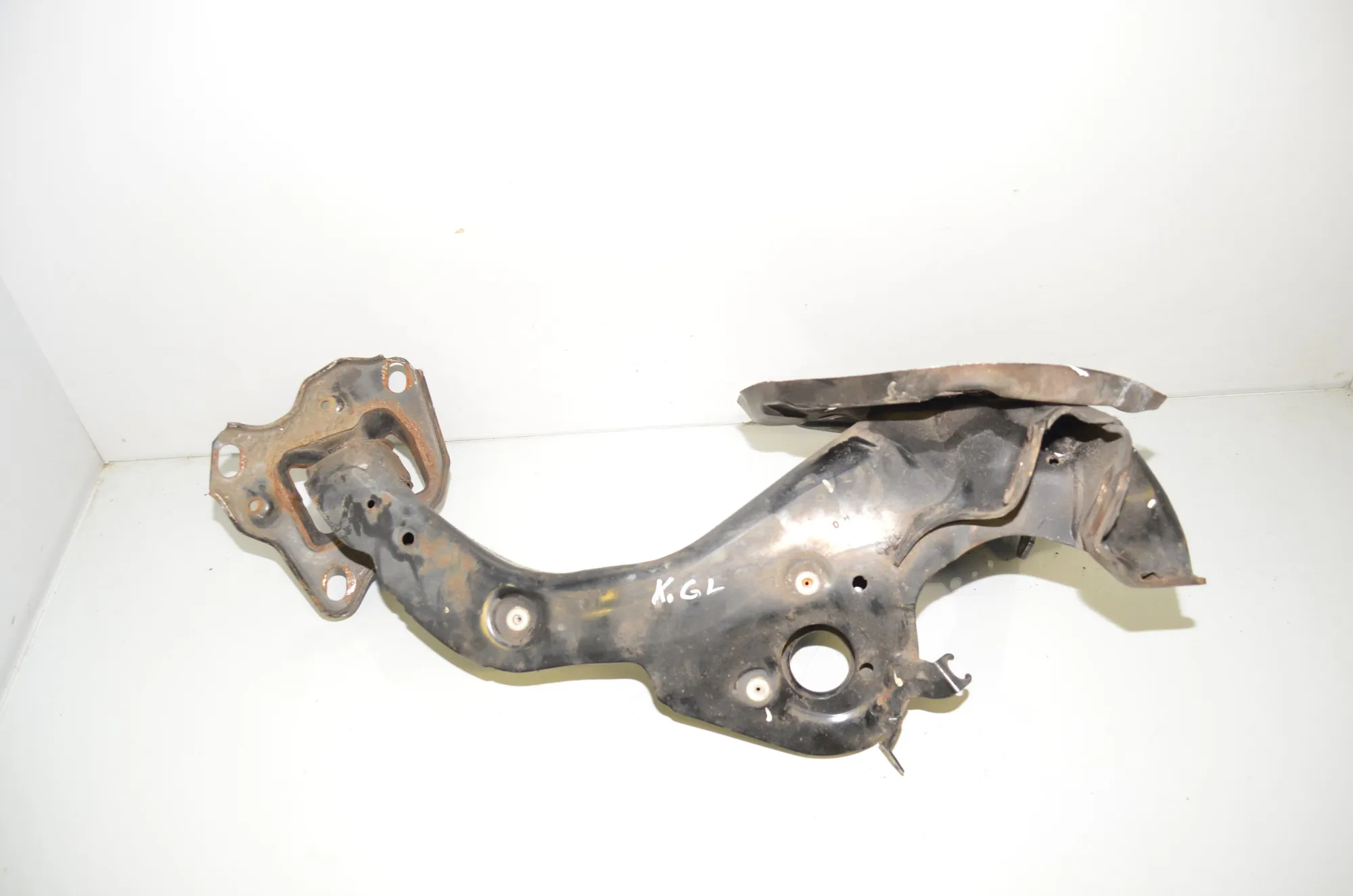 Rear Left Wheel Hub Spindle – OEM 8842879 · BMW X1 (F48) xDrive 20 d 2016