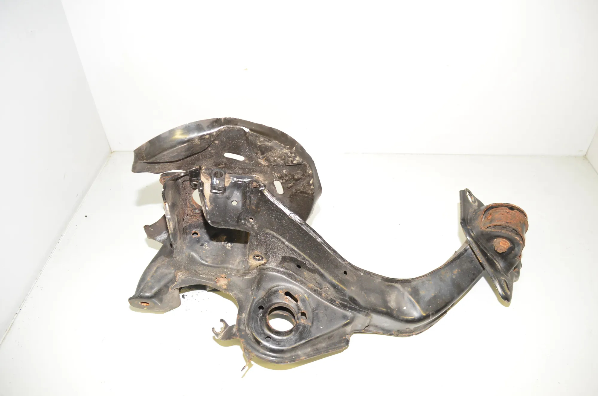 Rear Left Wheel Hub Spindle – OEM 8842879 · BMW X1 (F48) xDrive 20 d 2016 – 4