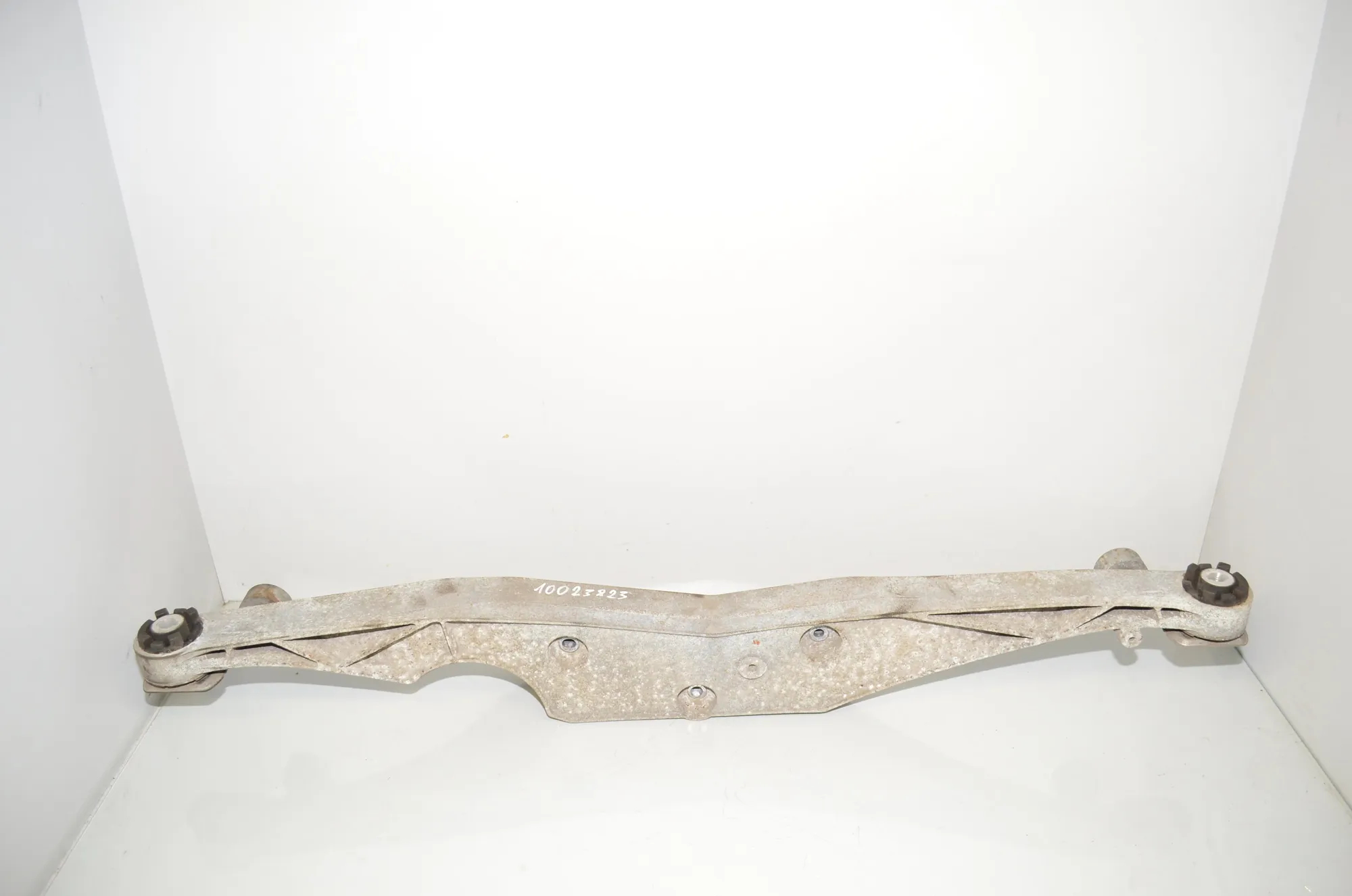 Rear Differential Bracket – OEM 6858474 · BMW X1 (F48) xDrive 20 d 2016