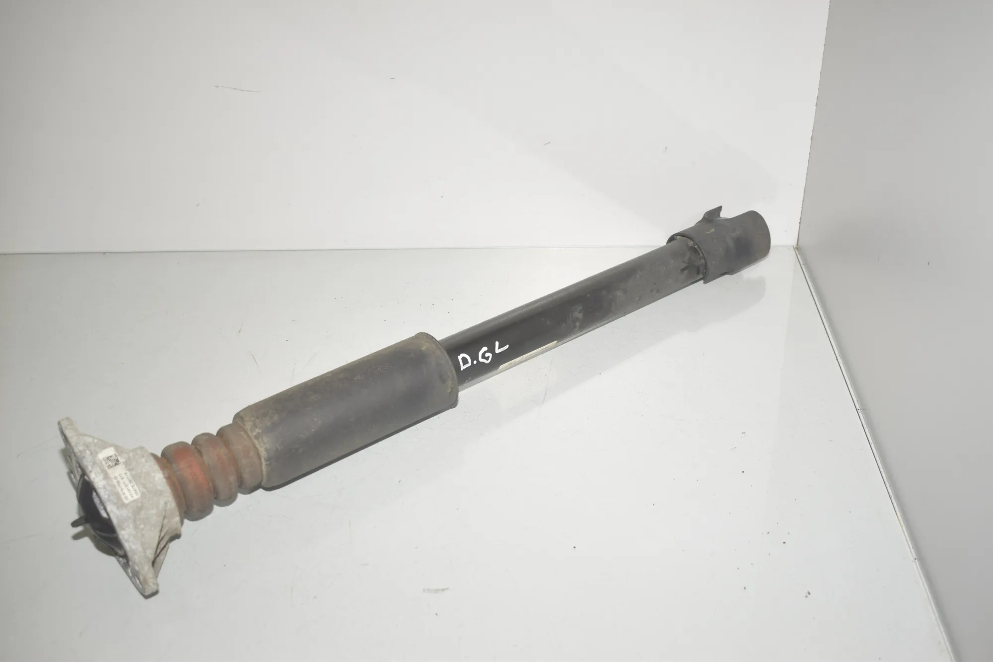 Rear Right Shock Absorber – OEM 6861693 · BMW X1 (F48) xDrive 20 d 2016 – 2