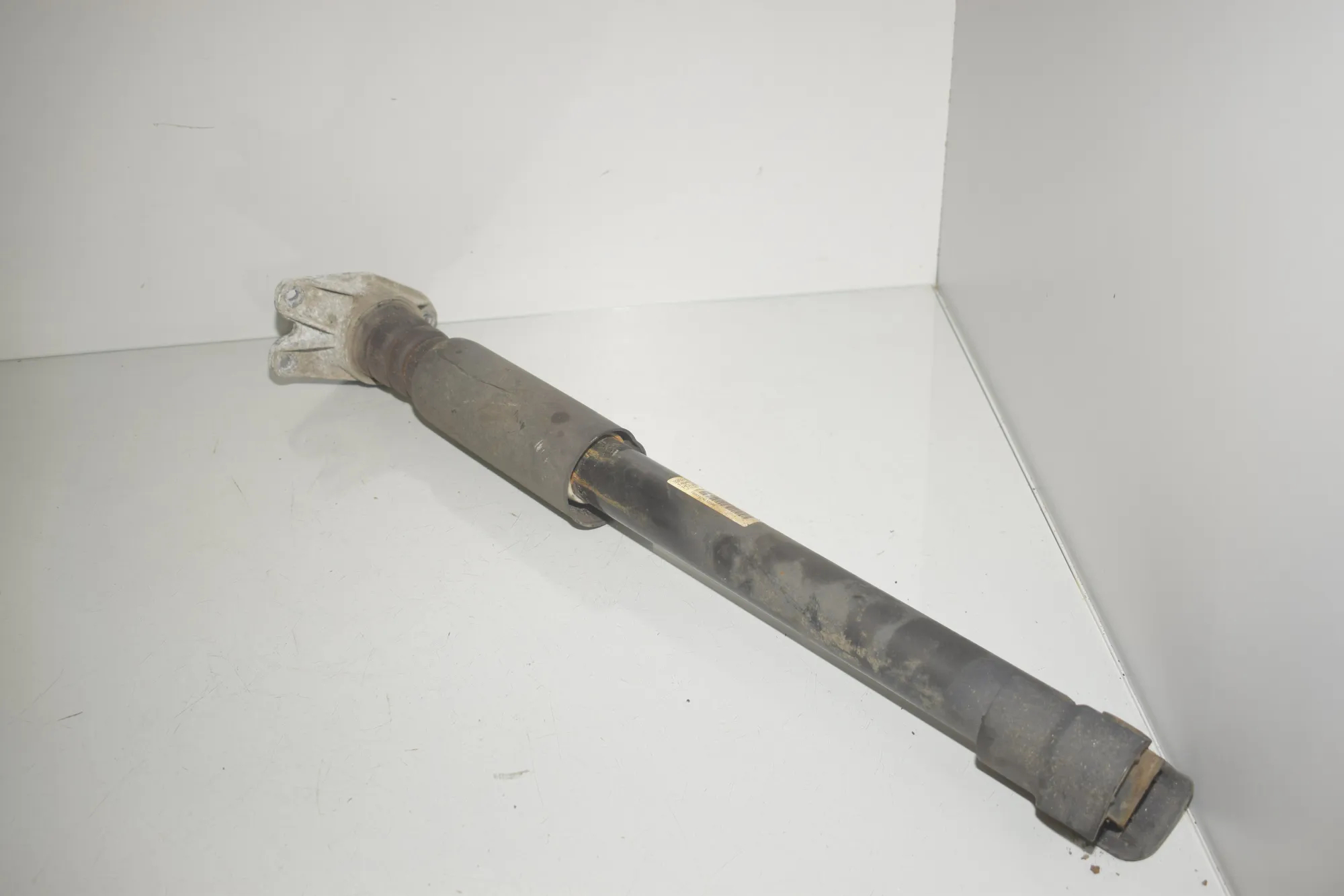 Rear Right Shock Absorber – OEM 6861693 · BMW X1 (F48) xDrive 20 d 2016 – 3