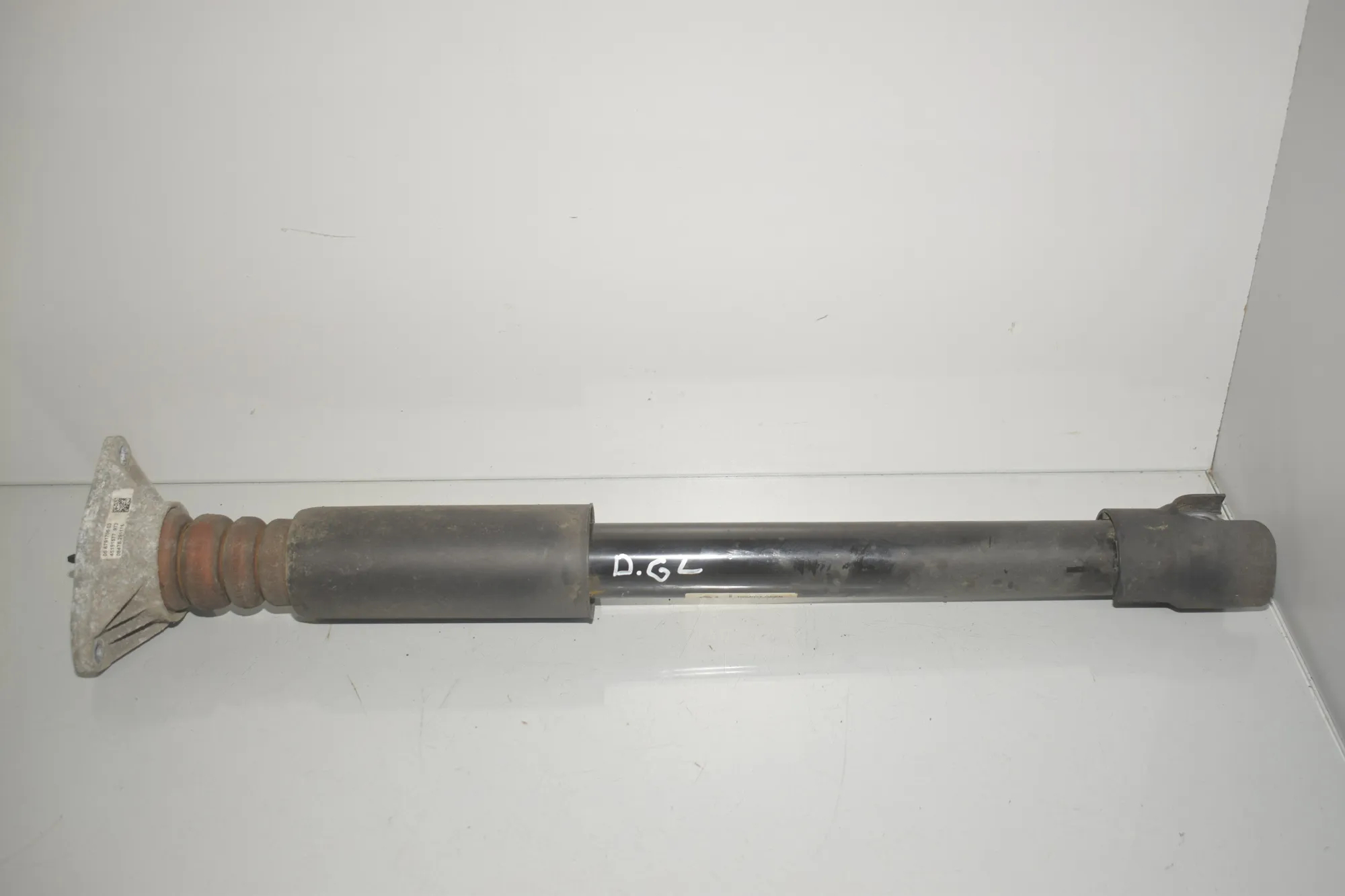 Rear Right Shock Absorber – OEM 6861693 · BMW X1 (F48) xDrive 20 d 2016