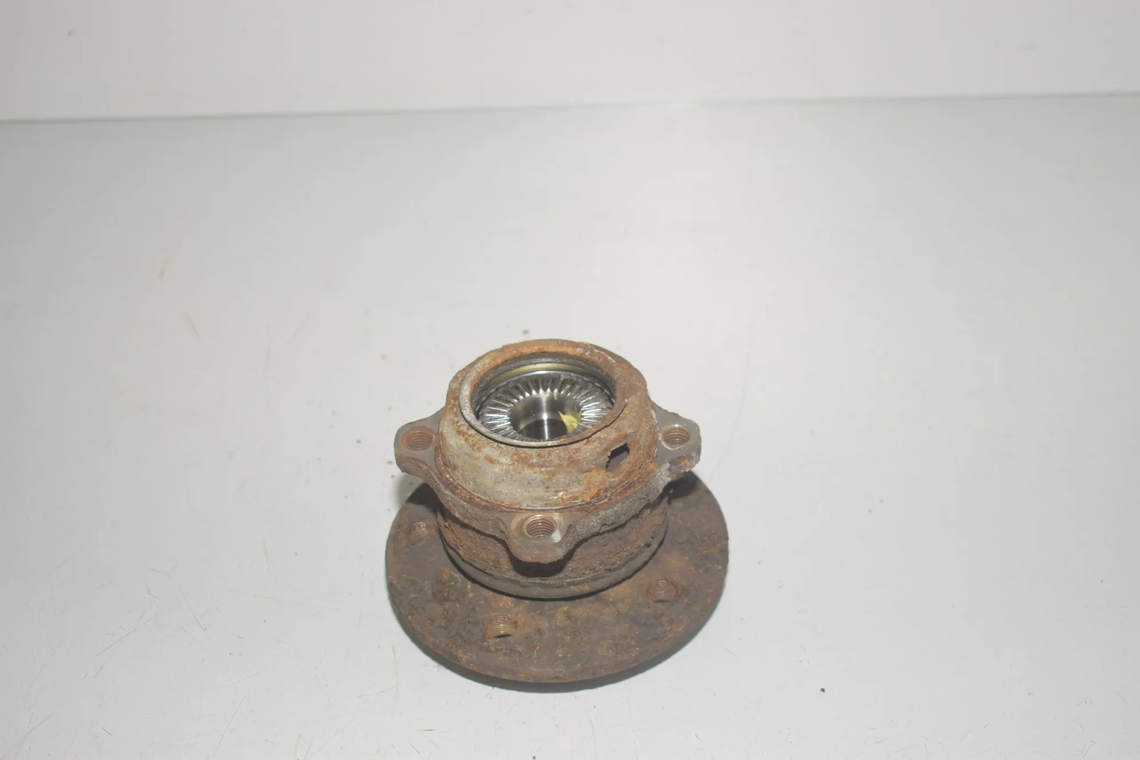 Rear Left Wheel Bearing – OEM 6851589 · BMW X1 (F48) xDrive 20 d 2016 – 3