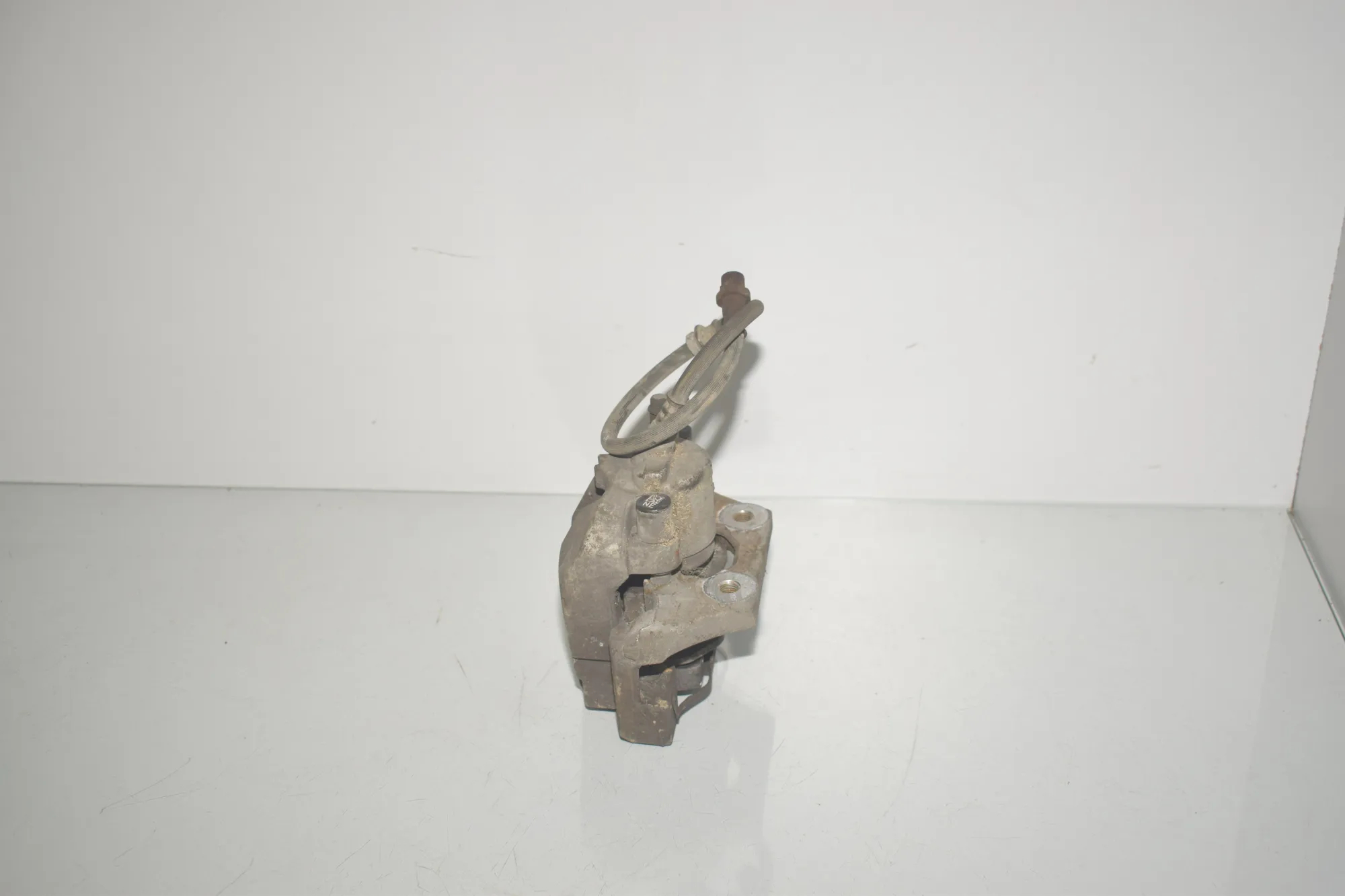 Rear Left Brake Caliper – OEM 6776787 · BMW X5 (F15, F85) xDrive 30 d 2015 – 2