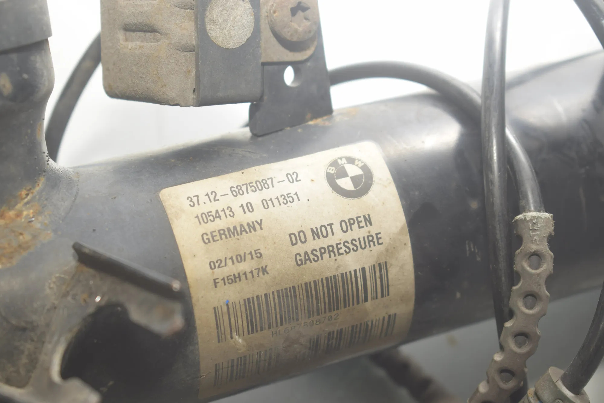 Rear Left Shock Absorber – OEM 6875087 · BMW X5 (F15, F85) xDrive 30 d 2015 – 6