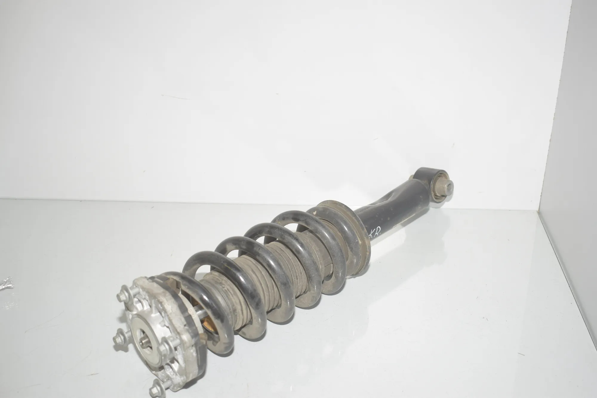 Rear Right Shock Absorber – OEM 6891987 · BMW iX (I20) (2021 - -) xDrive 40 2021 – 3