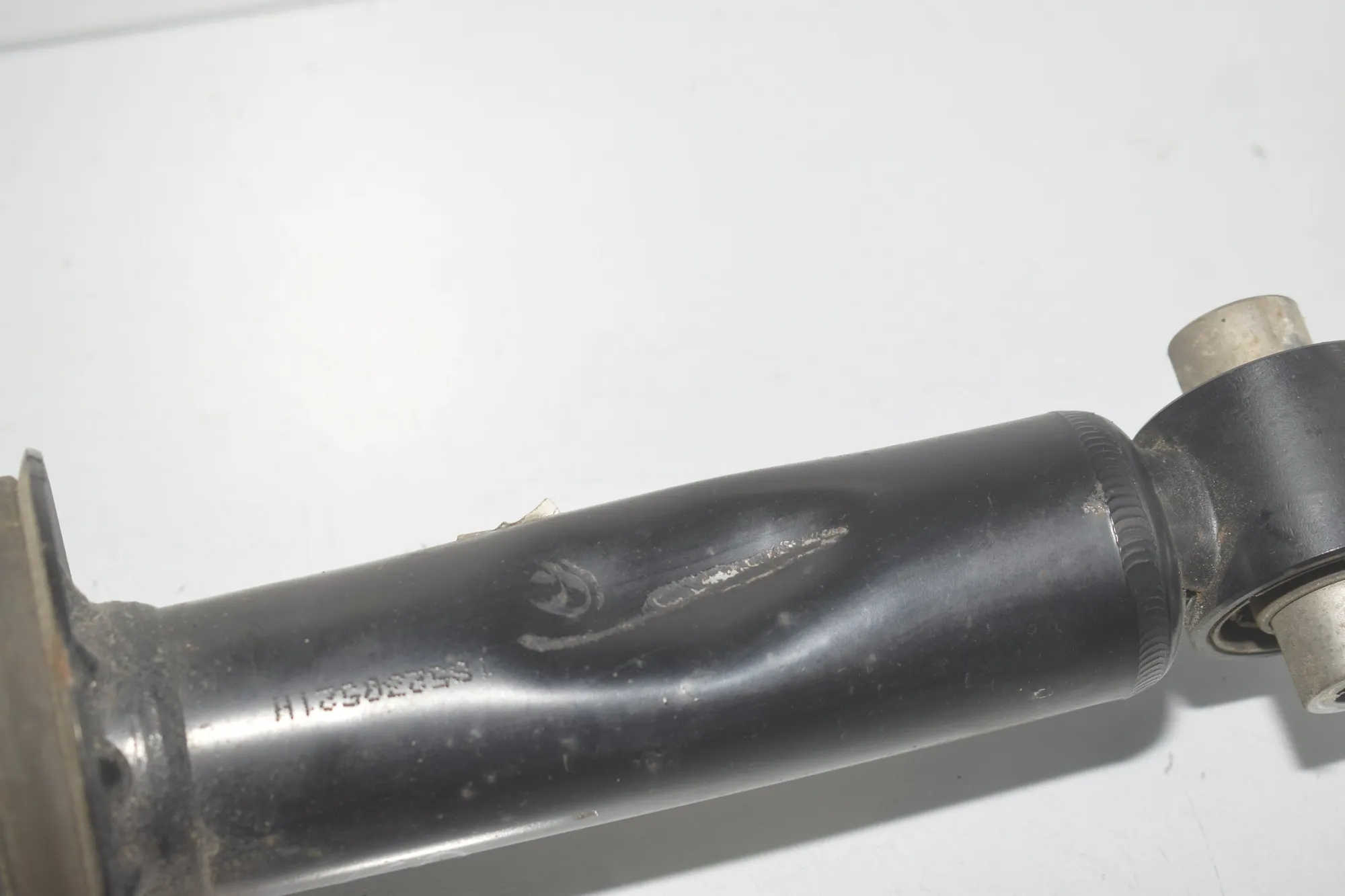 Rear Right Shock Absorber – OEM 6891987 · BMW iX (I20) (2021 - -) xDrive 40 2021 – 5