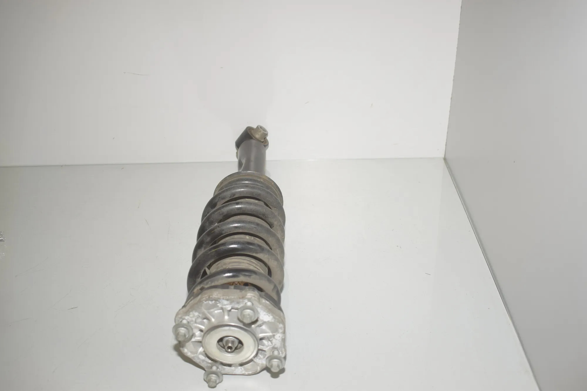 Rear Right Shock Absorber – OEM 6891987 · BMW iX (I20) (2021 - -) xDrive 40 2021 – 2