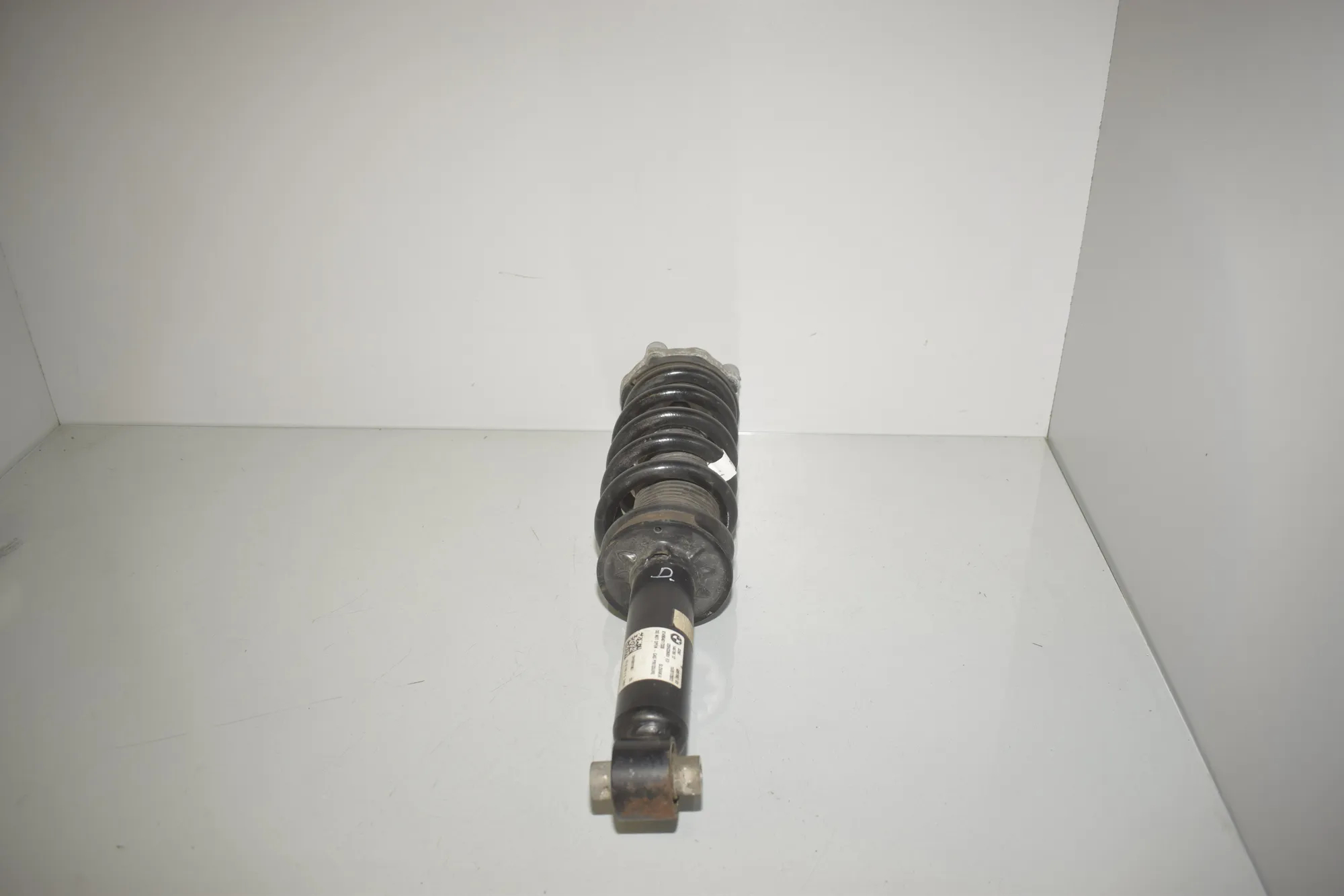 Rear Left Shock Absorber – OEM 6891987 · BMW iX (I20) (2021 - -) xDrive 40 2021 – 2