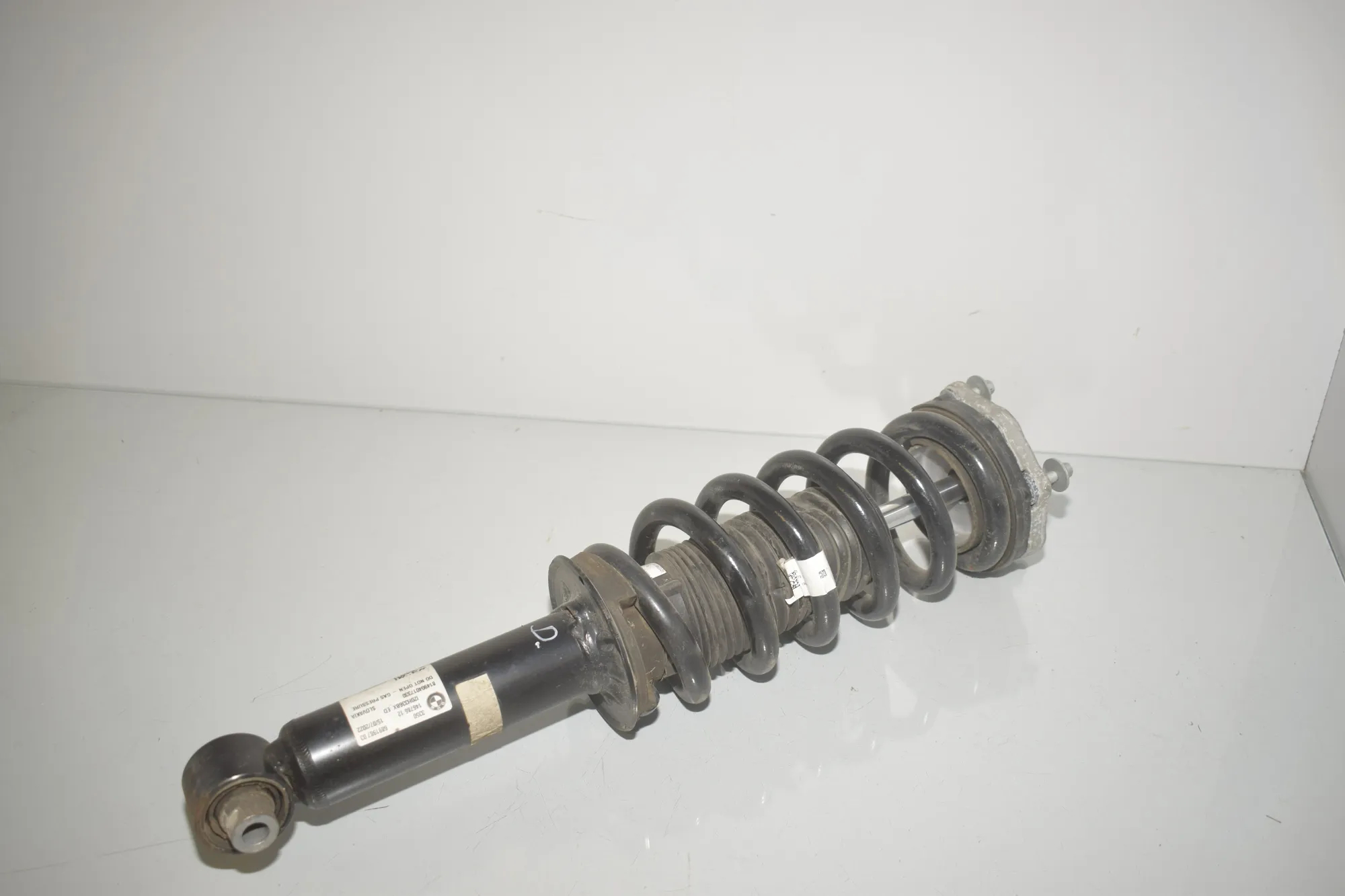 Rear Left Shock Absorber – OEM 6891987 · BMW iX (I20) (2021 - -) xDrive 40 2021 – 3