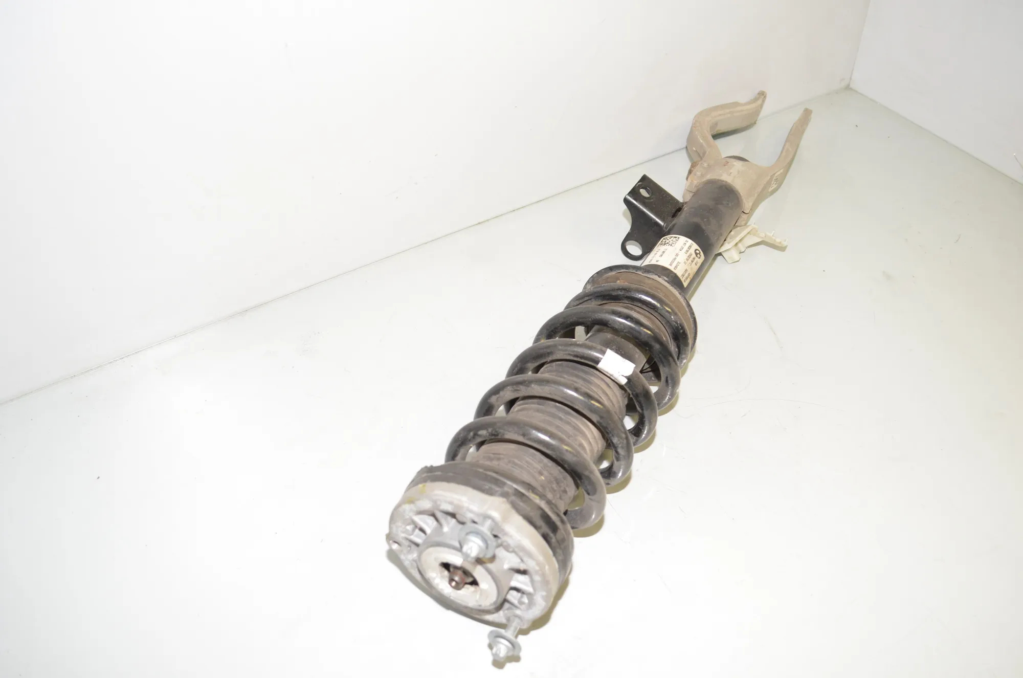 Front Left Shock Absorber – OEM 6891993 · BMW iX (I20) (2021 - -) xDrive 40 2021 – 2