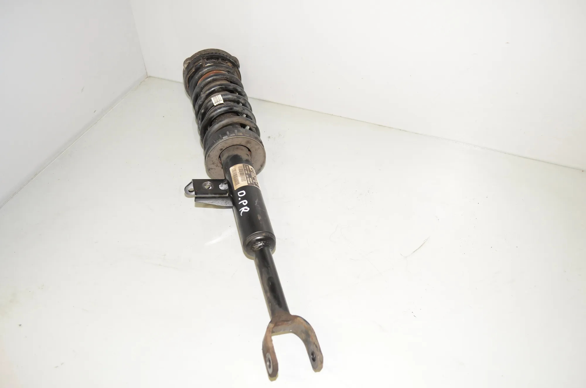 Front Right Shock Absorber – OEM 6797768 · BMW 5 Touring (F11) 530 d 2011 – 2