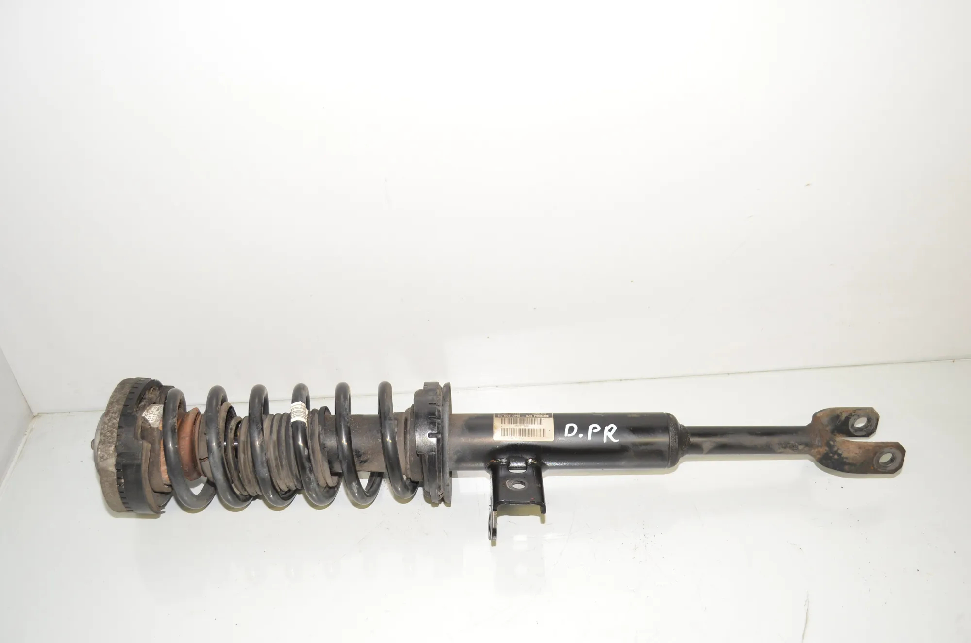 Front Right Shock Absorber – OEM 6797768 · BMW 5 Touring (F11) 530 d 2011