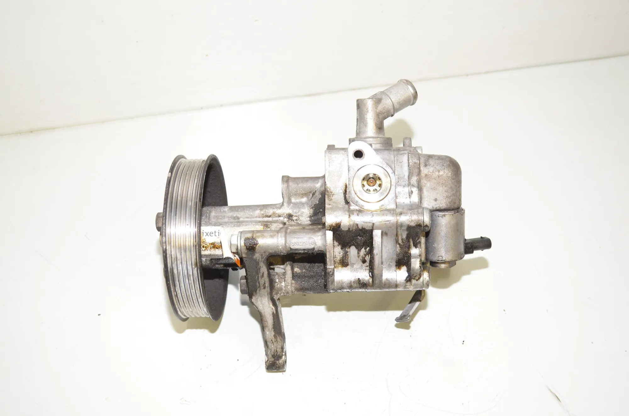 Power Steering Pump – OEM 6798665 · BMW 5 (F10) 530 d xDrive 2012 – 3