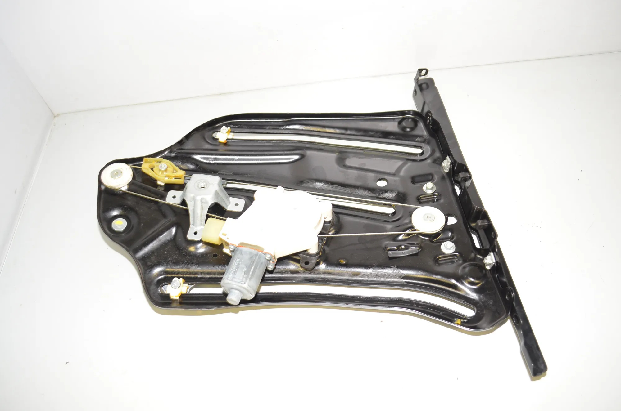 Rear Left Window Regulator – OEM 7363857 · BMW 2 Cabrio (F23) 220 i 2017 – 4