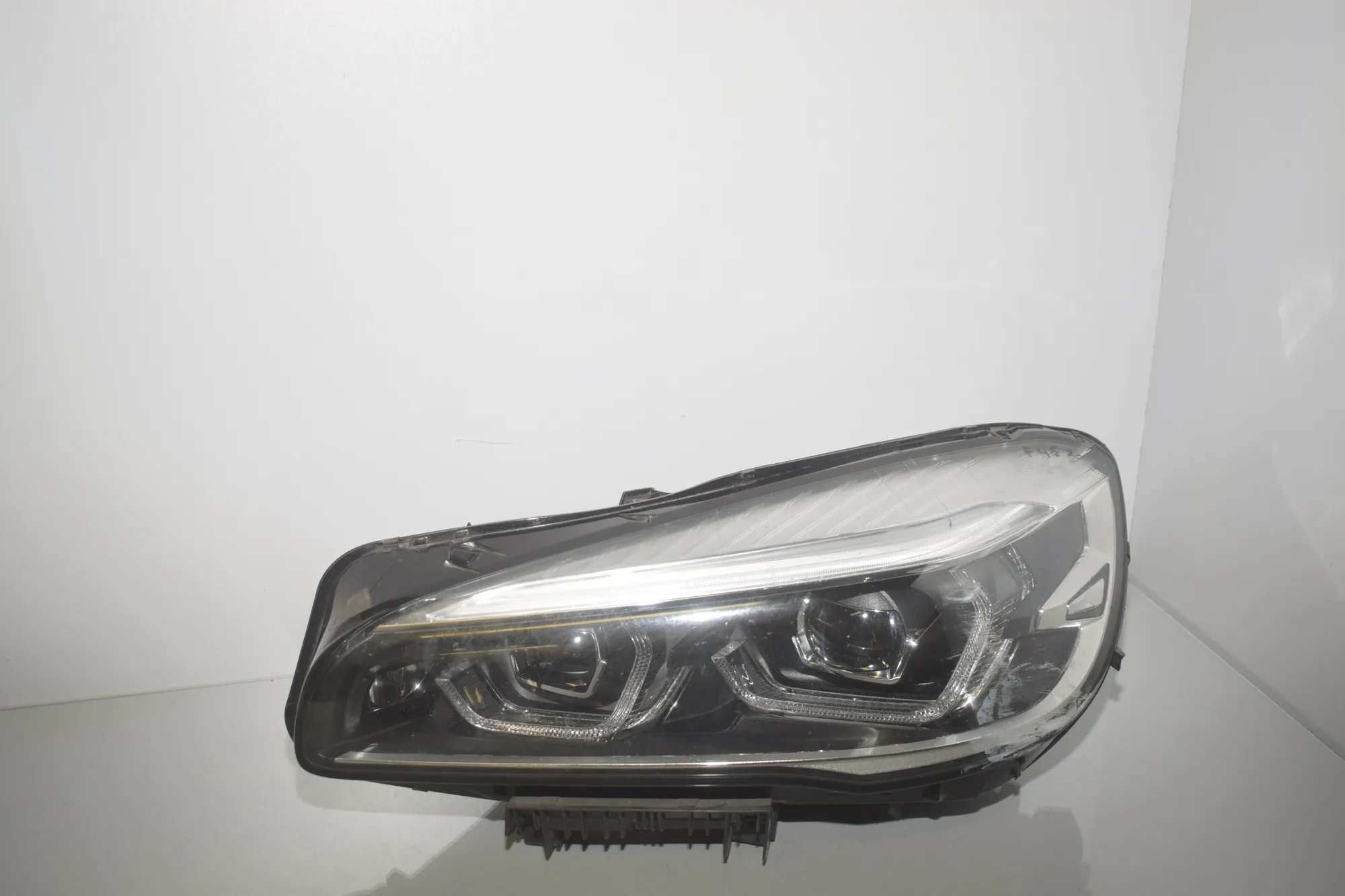 Front Left Headlight – OEM 5A017B5 · BMW 2 Gran Tourer (F46) 220 d xDrive 2020 – 8