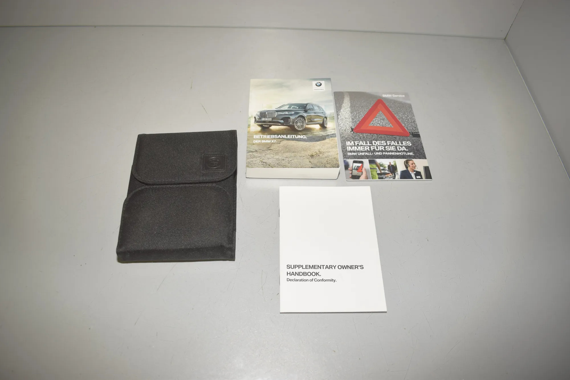 Manual Service Book – OEM 5A03698 · BMW X7 (G07) BMW X7 (G07) xDrive 30 d 2020 – 3