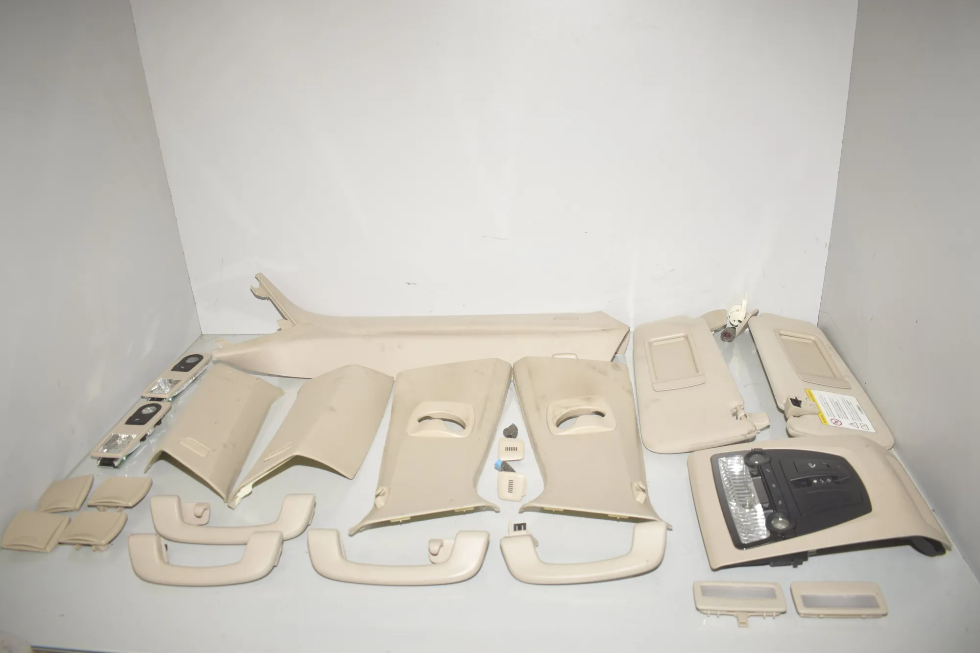 Interior Side Pillars Trim Kit – OEM 7300415 · BMW 5 Touring (F11) 530 d 2011