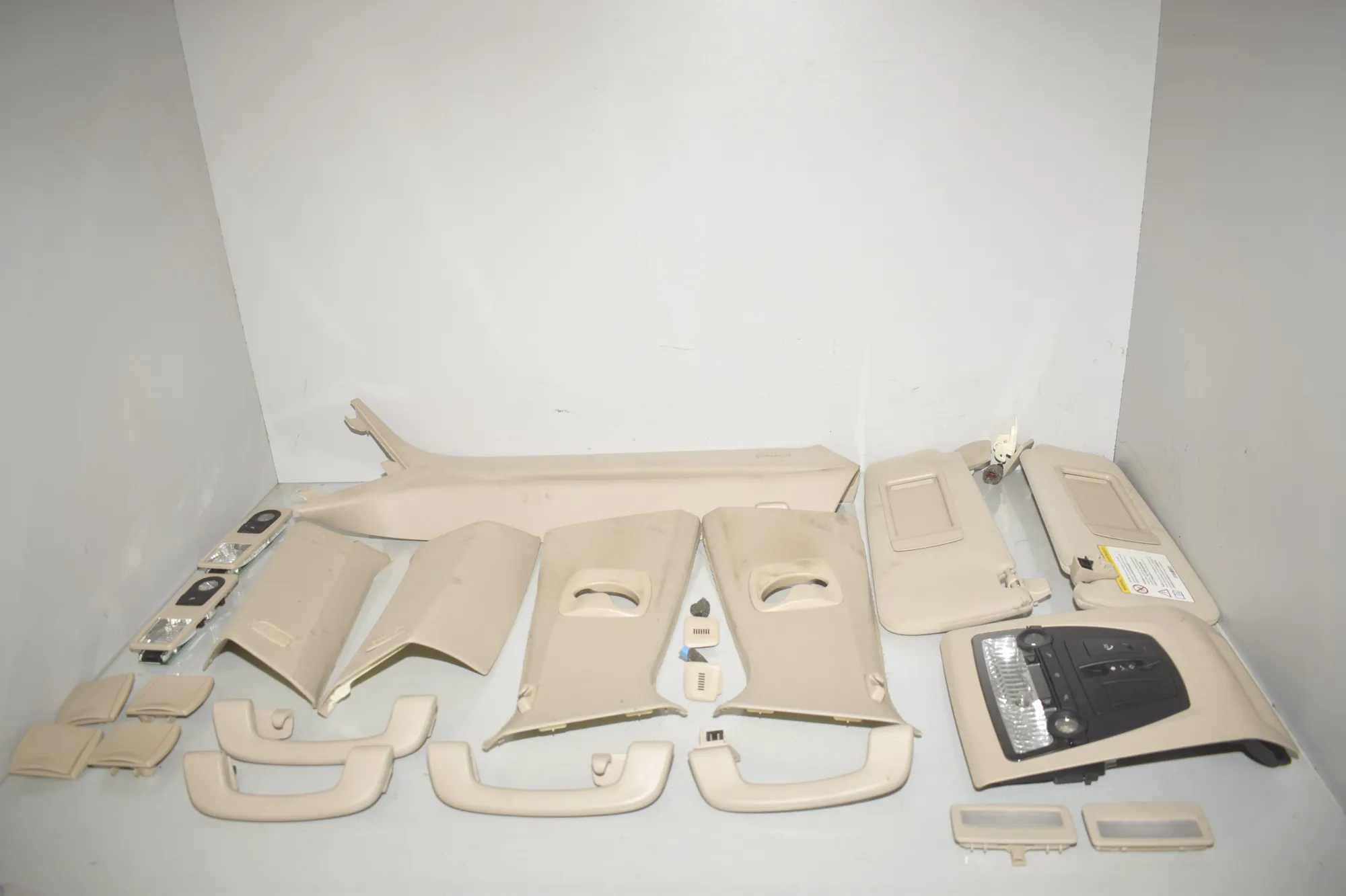 Interior Side Pillars Trim Kit – OEM 7300415 · BMW 5 Touring (F11) 530 d 2011 – 2