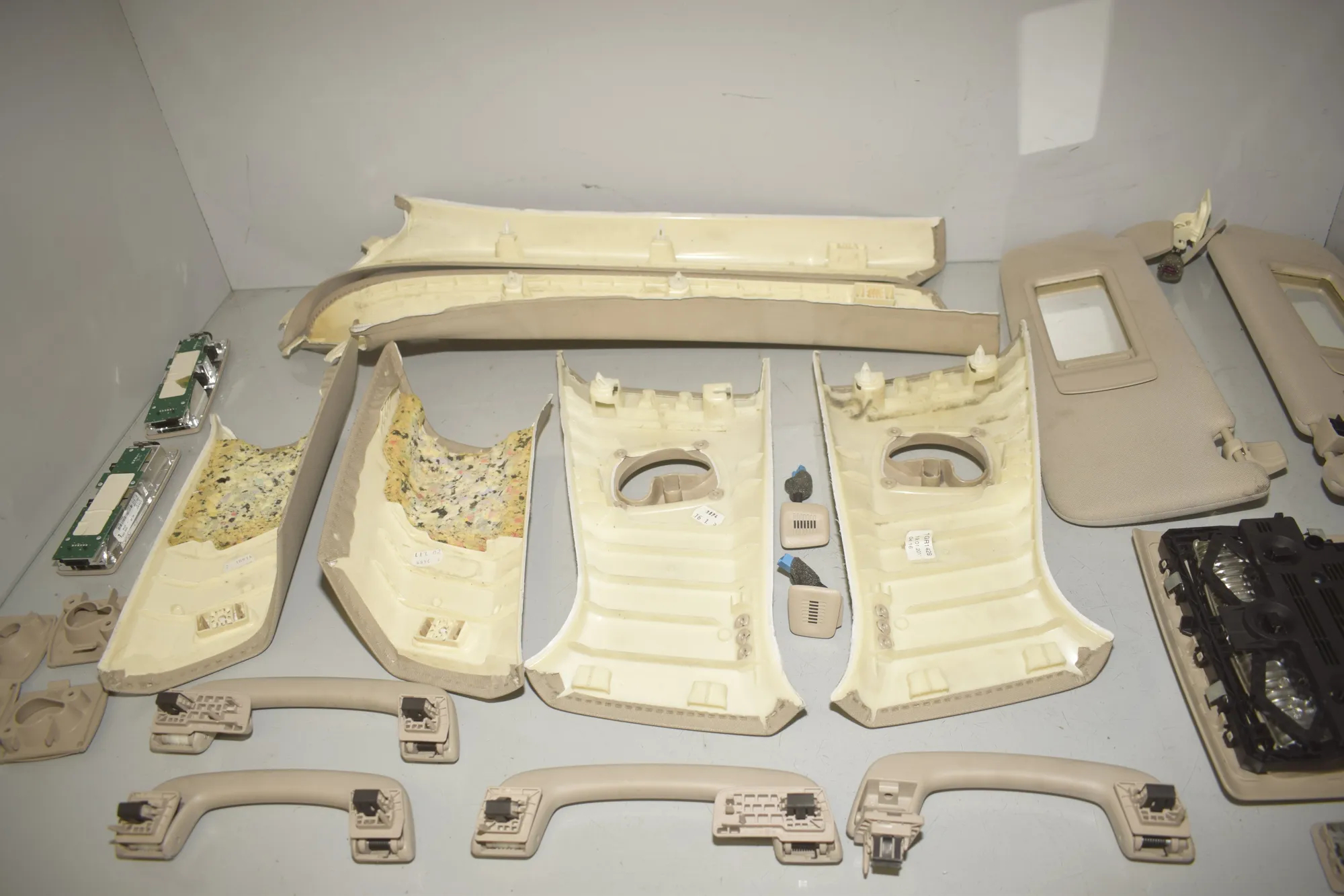 Interior Side Pillars Trim Kit – OEM 7300415 · BMW 5 Touring (F11) 530 d 2011 – 5