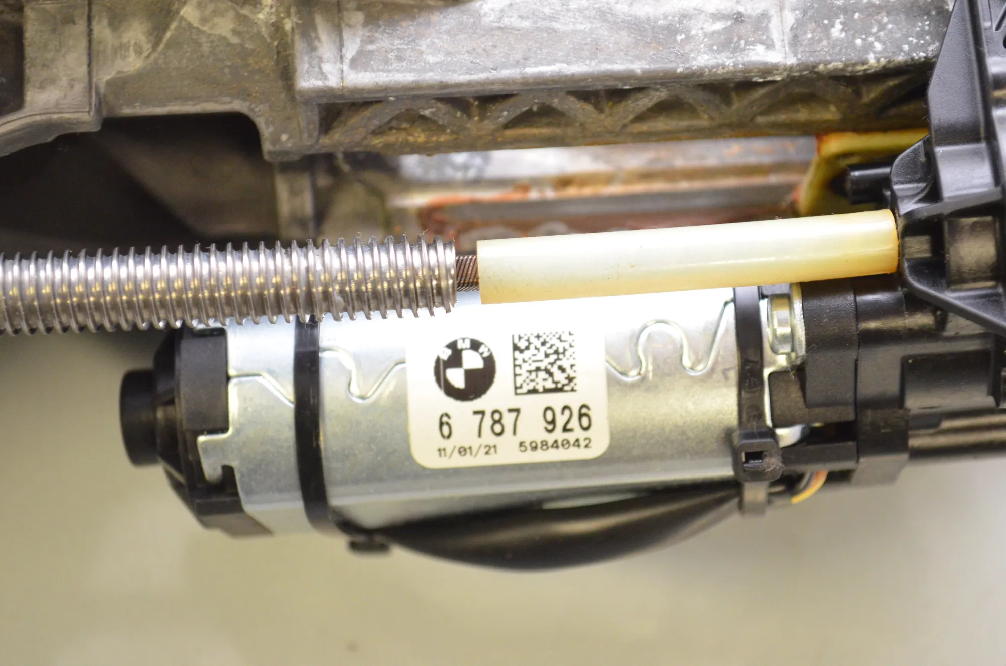 Steering Wheel Adjustment Mechanism – OEM 6787926 · BMW 5 Touring (F11) 530 d 2011 – 4