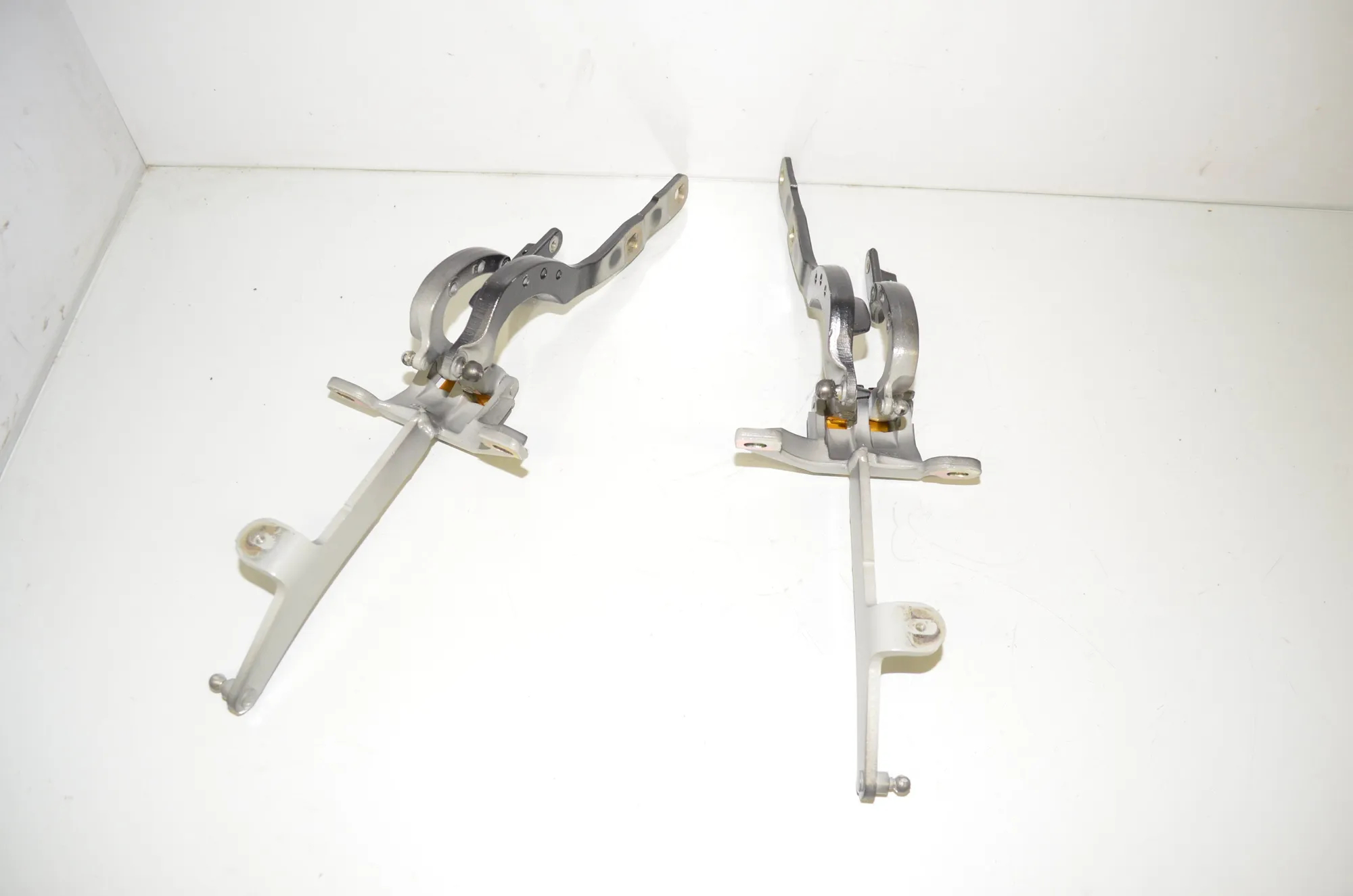 Right Side Bootlid Hinge – OEM 7206640 · BMW 5 Touring (F11) 530 d 2011 – 3