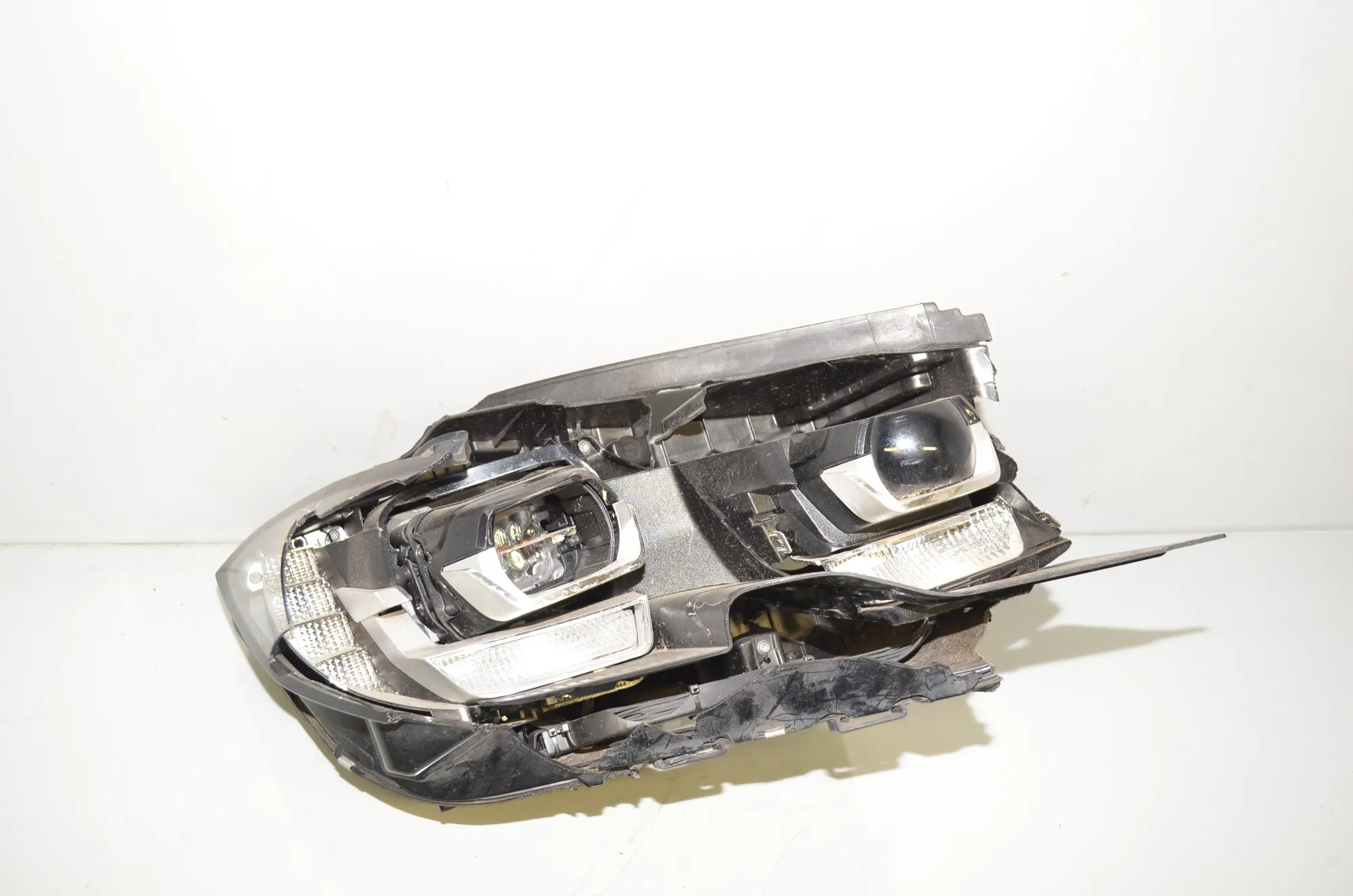 Front Right Headlight – OEM 9481696 · BMW 3 Touring (G21) (2019 - -) 318 d 2021