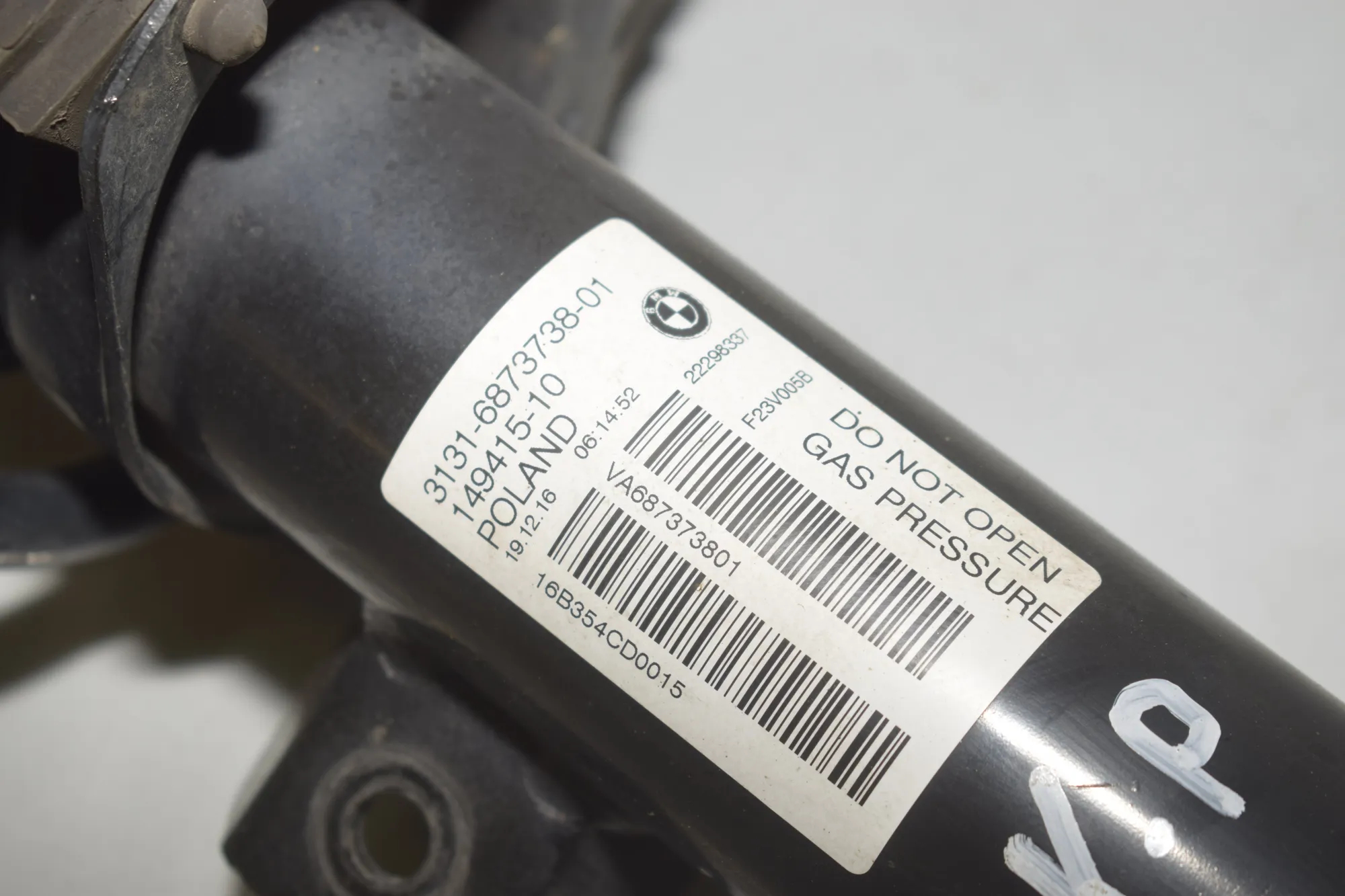 Front Left Shock Absorber – OEM 6873738 · BMW 2 Cabrio (F23) 220 i 2017 – 4