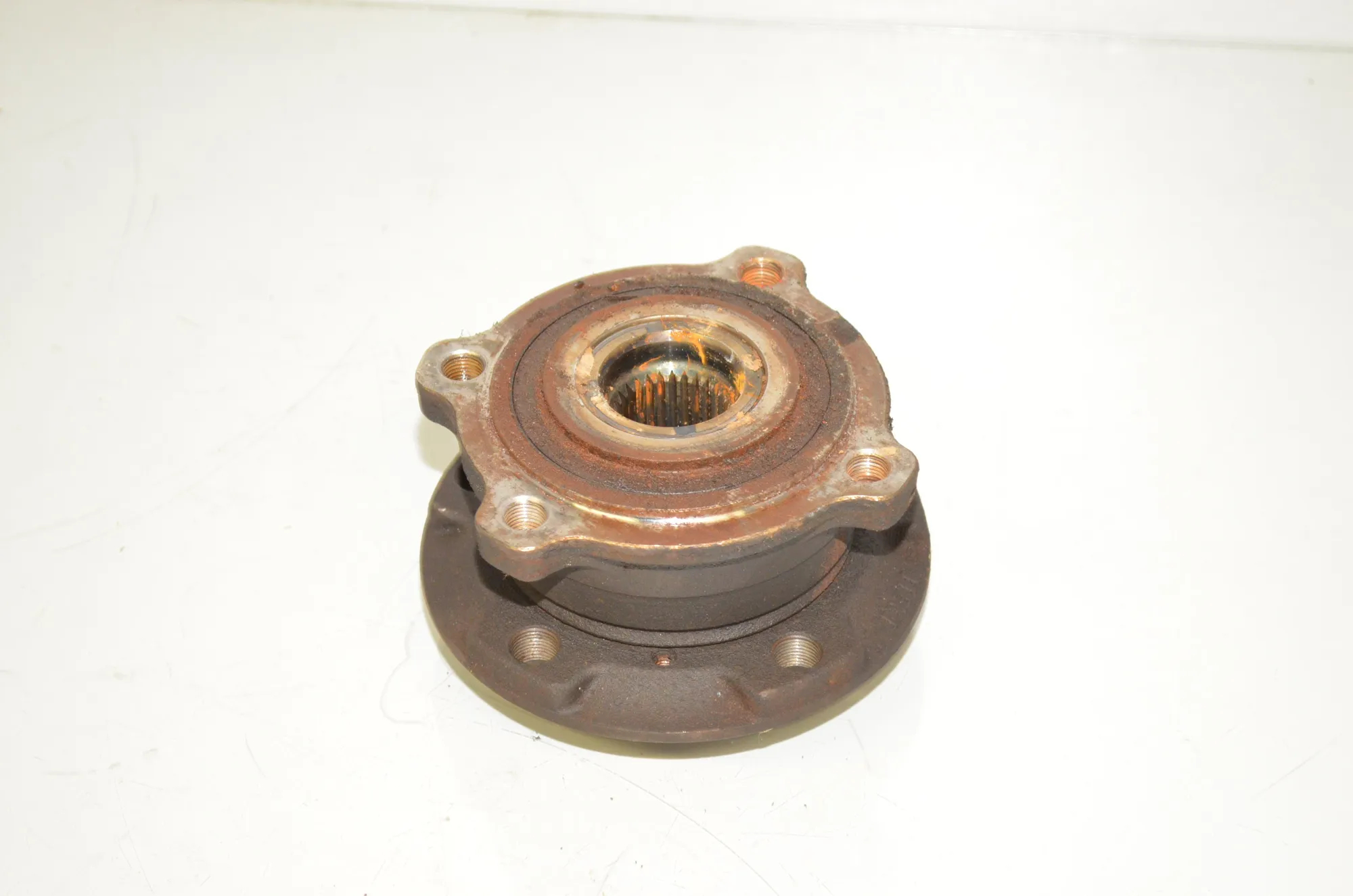 Front Right Wheel Bearing – OEM 6882263 · BMW X5 (F15, F85) xDrive 30 d 2015 – 4