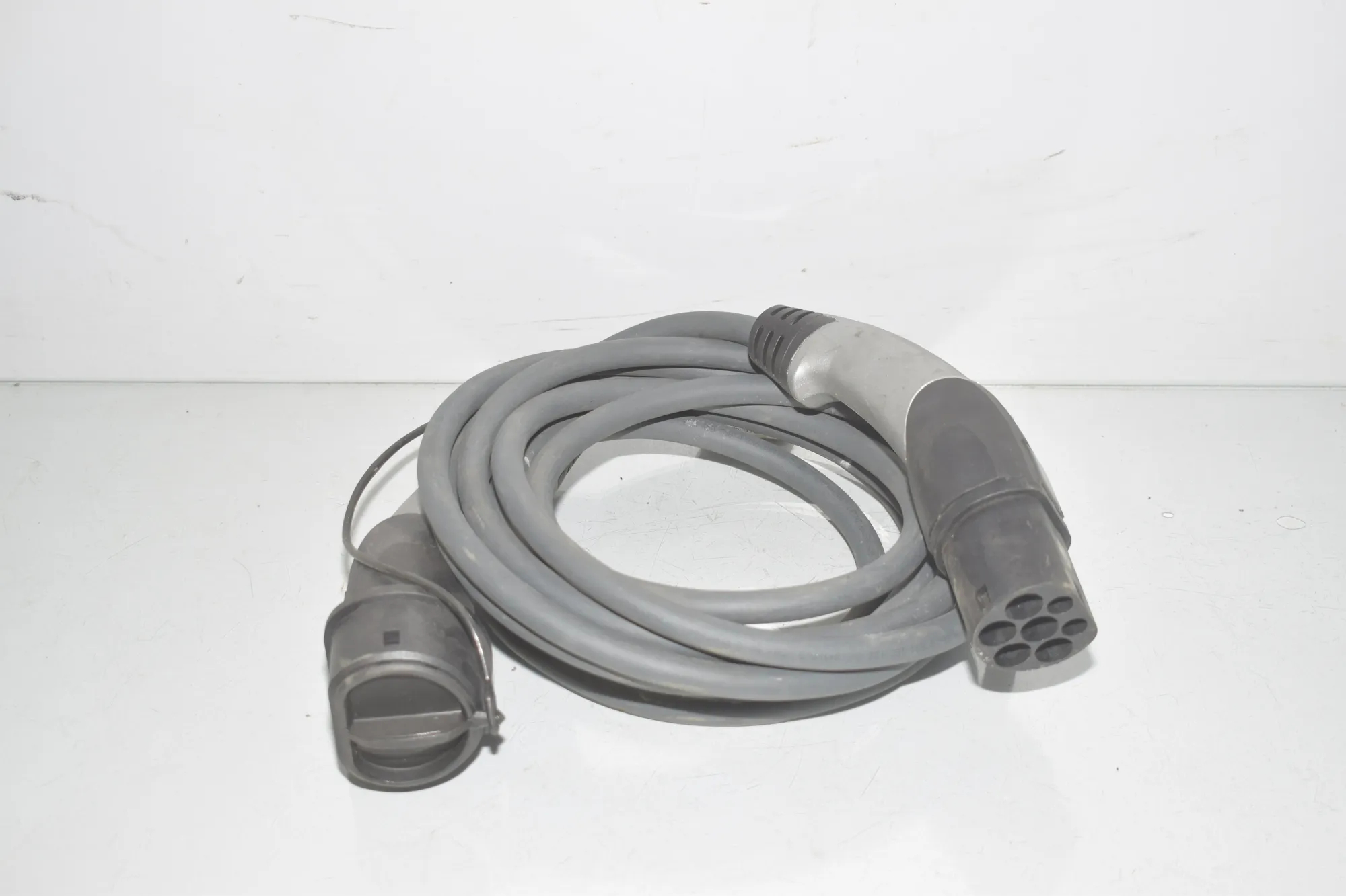 Battery Charging Cable – OEM 089110223 · BMW 3 (G20, G28) BMW 3 (G20, G28) 3 (G20) 330 e 2020