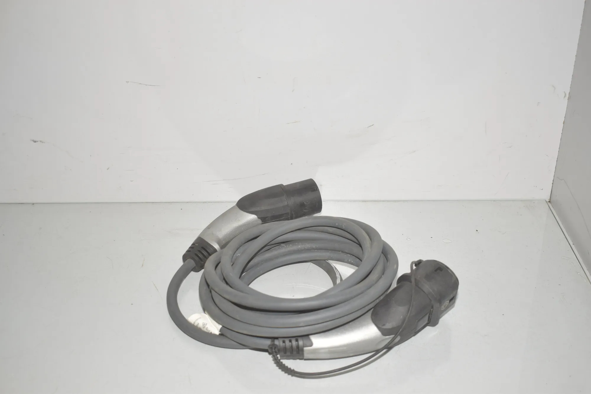 Battery Charging Cable – OEM 089110223 · BMW 3 (G20, G28) BMW 3 (G20, G28) 3 (G20) 330 e 2020 – 2