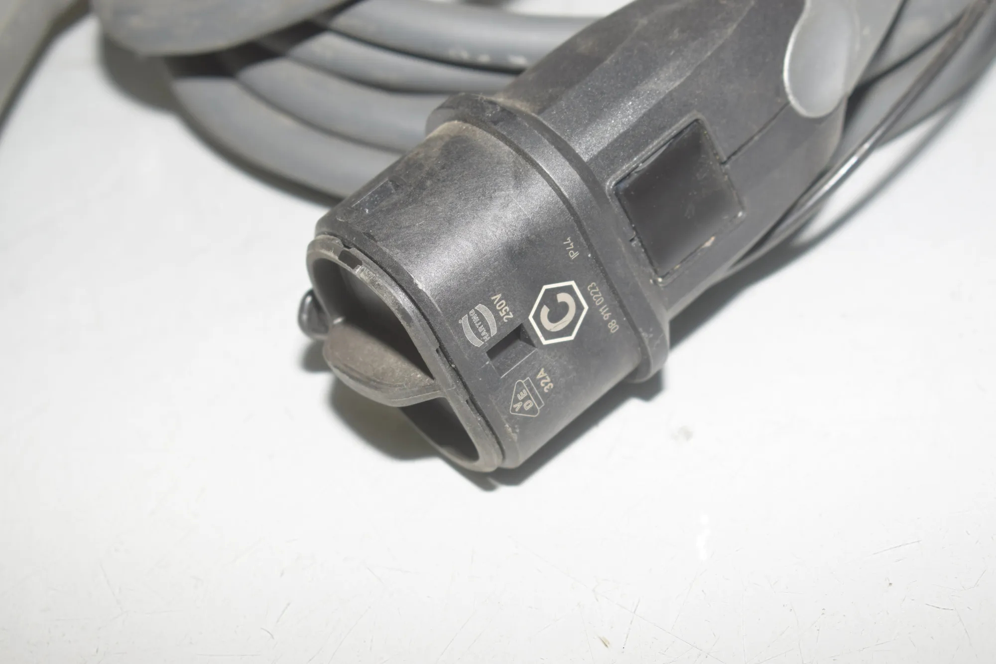Battery Charging Cable – OEM 089110223 · BMW 3 (G20, G28) BMW 3 (G20, G28) 3 (G20) 330 e 2020 – 4