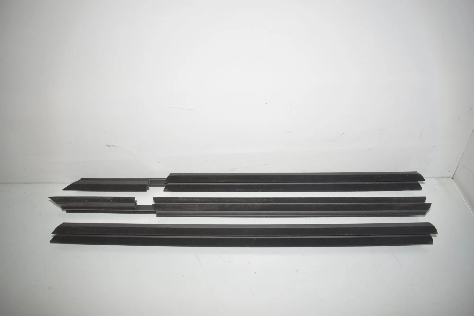 Front Right Door Window Molding – OEM 7407420 · BMW 3 Touring (G21) (2019 - -) 318 d 2021 – 2