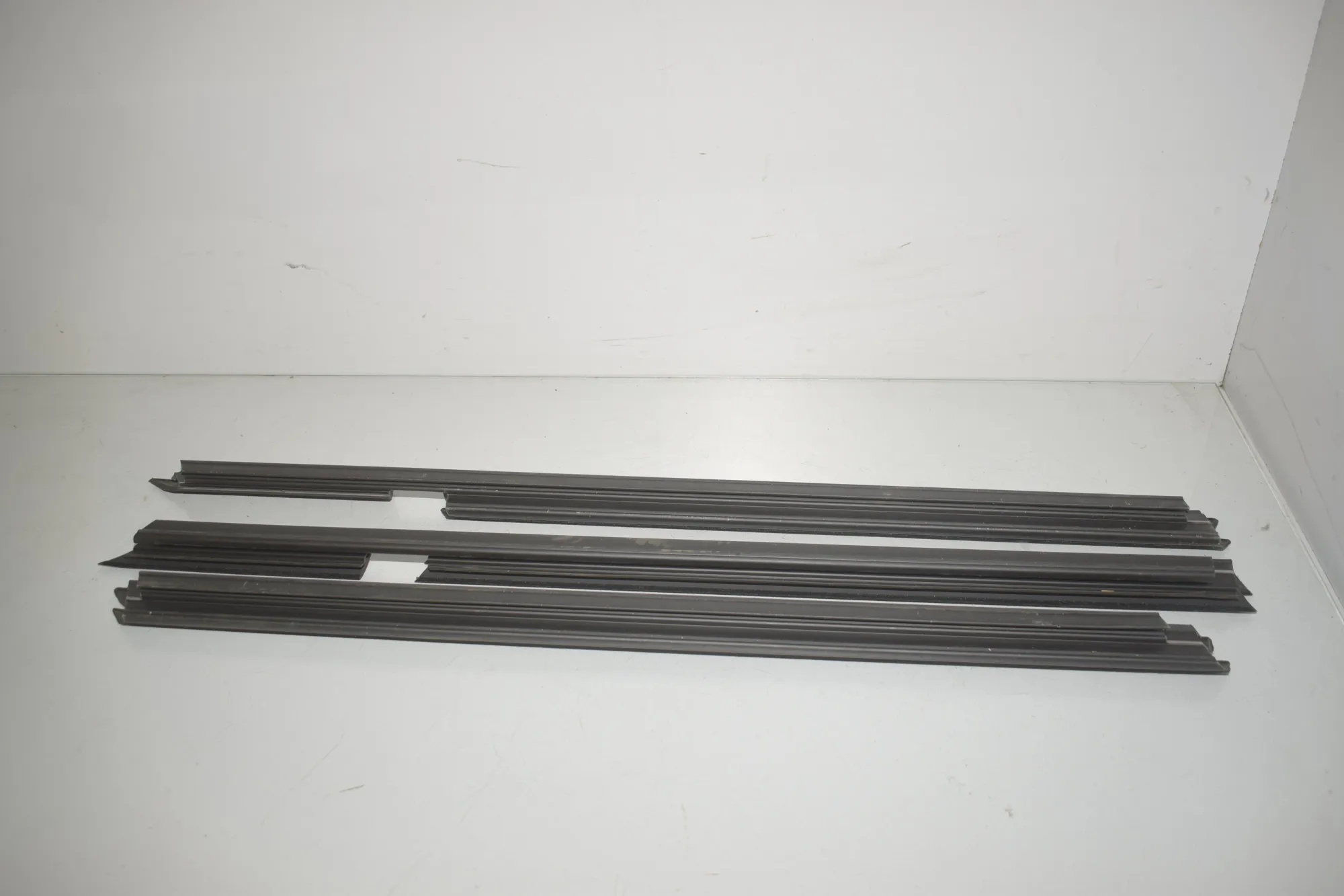Front Right Door Window Molding – OEM 7407420 · BMW 3 Touring (G21) (2019 - -) 318 d 2021 – 5