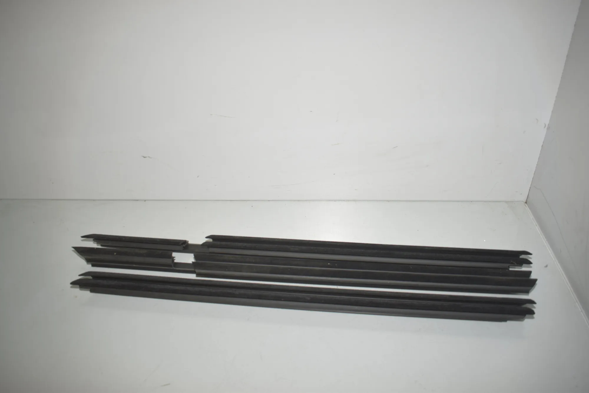 Front Right Door Window Molding – OEM 7407420 · BMW 3 Touring (G21) (2019 - -) 318 d 2021 – 4