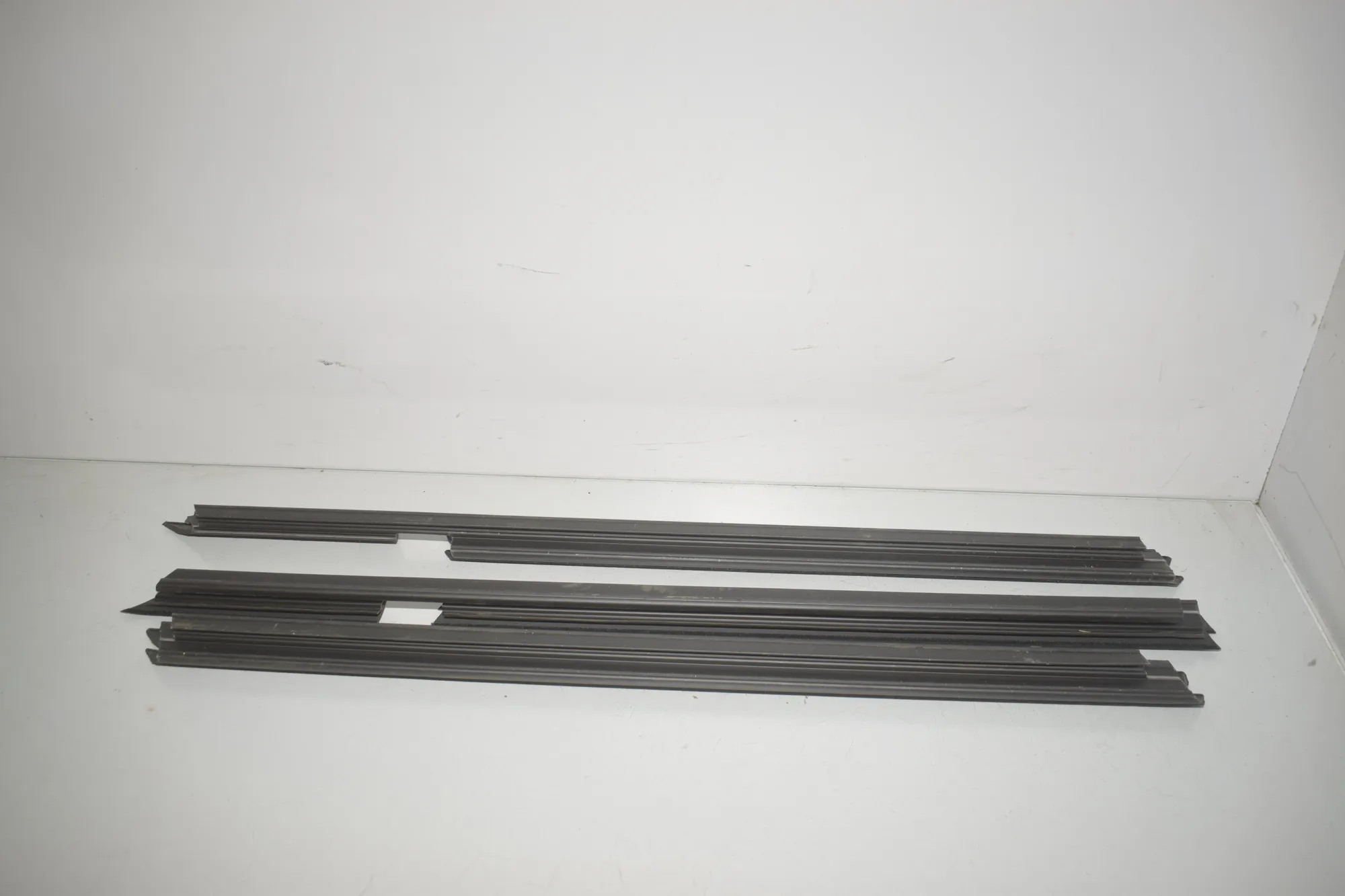 Front Right Door Window Molding – OEM 7407420 · BMW 3 Touring (G21) (2019 - -) 318 d 2021 – 3