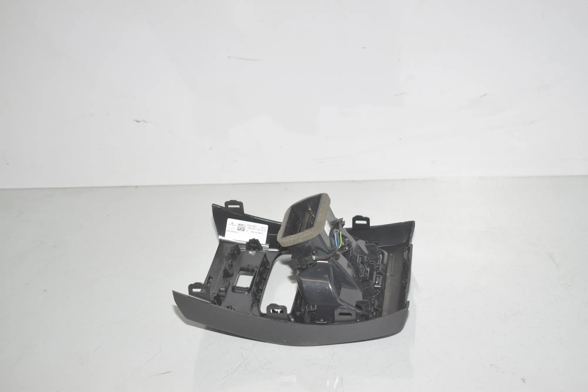 Center Console Trim – OEM 6996849 · BMW 3 Touring (G21) (2019 - -) 318 d 2021 – 4
