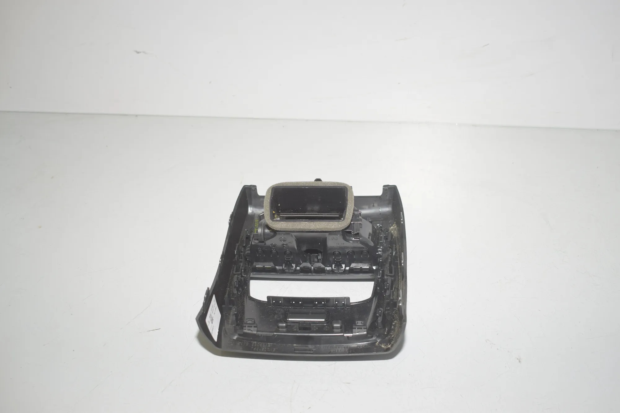 Center Console Trim – OEM 6996849 · BMW 3 Touring (G21) (2019 - -) 318 d 2021 – 3