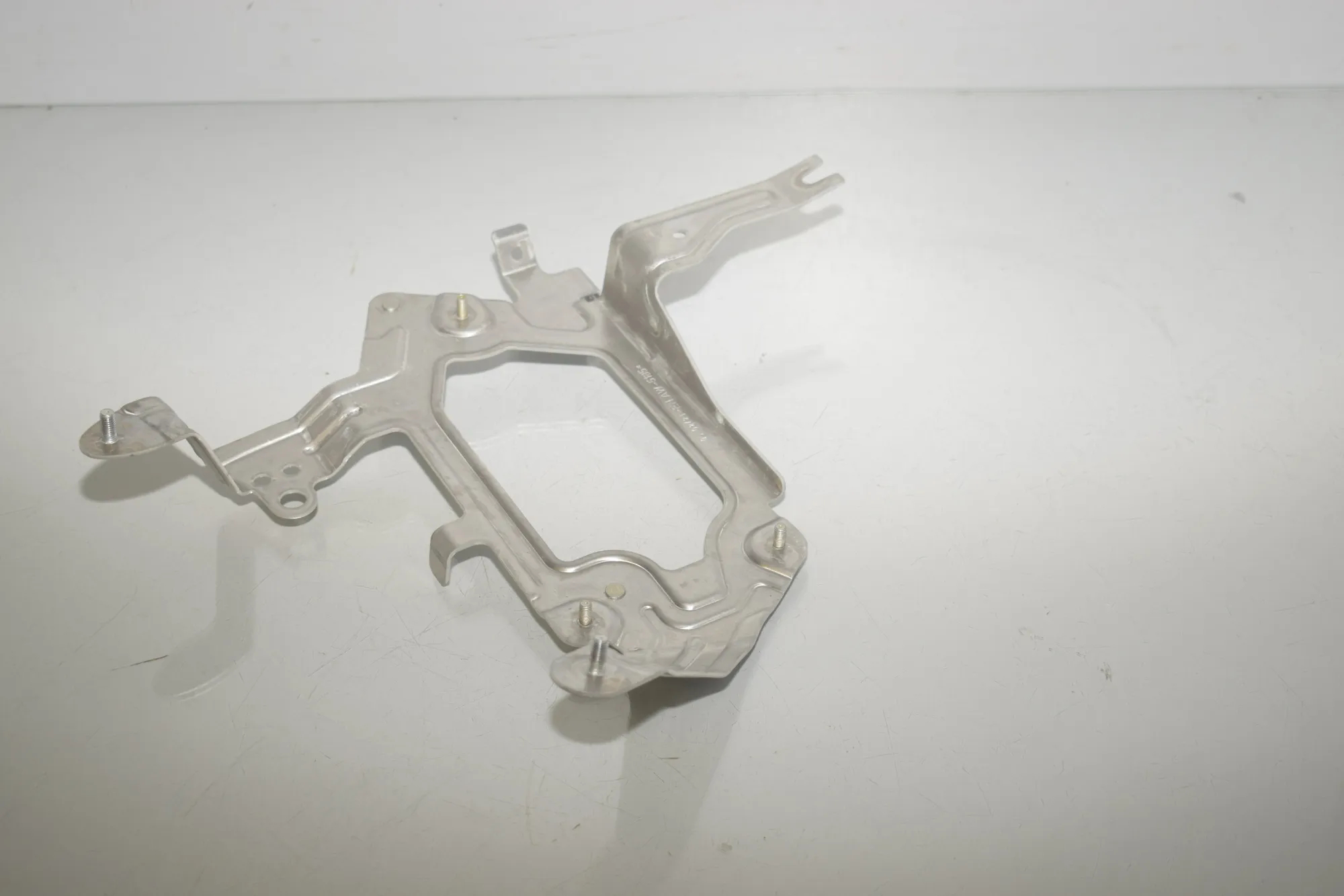 Bracket – OEM 9865515 · BMW 3 Touring (G21) (2019 - -) 318 d 2021