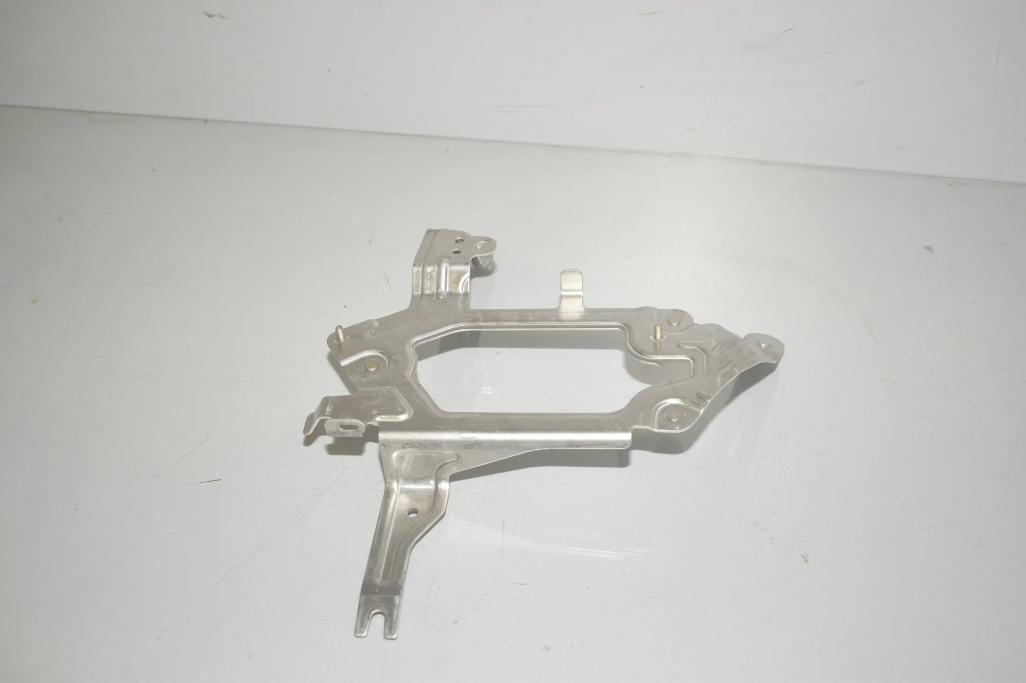Bracket – OEM 9865515 · BMW 3 Touring (G21) (2019 - -) 318 d 2021 – 3