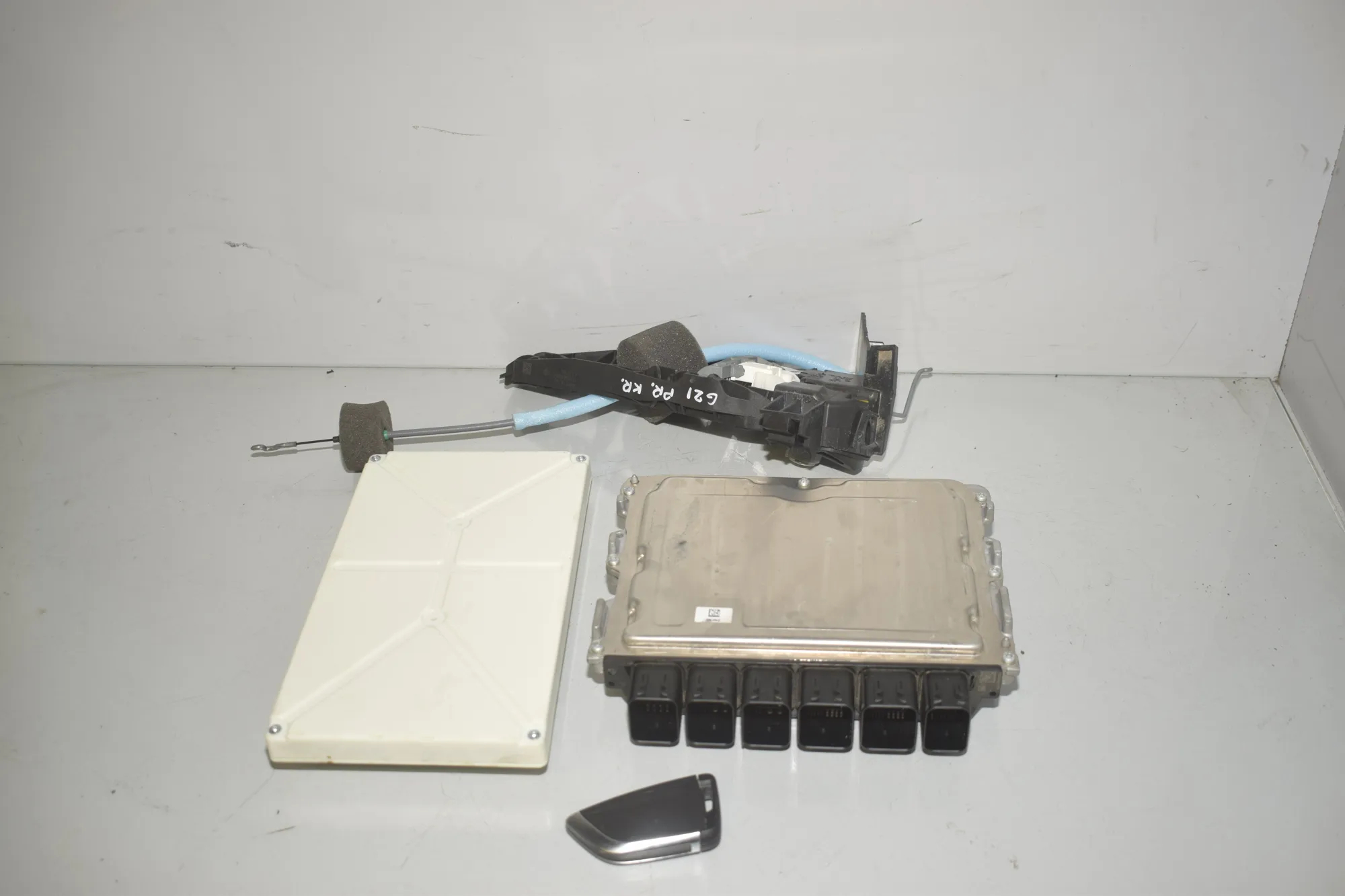 Engine Ignition ECU Set – OEM 5A3FFB7 · BMW 3 Touring (G21) (2019 - -) 318 d 2021 – 4