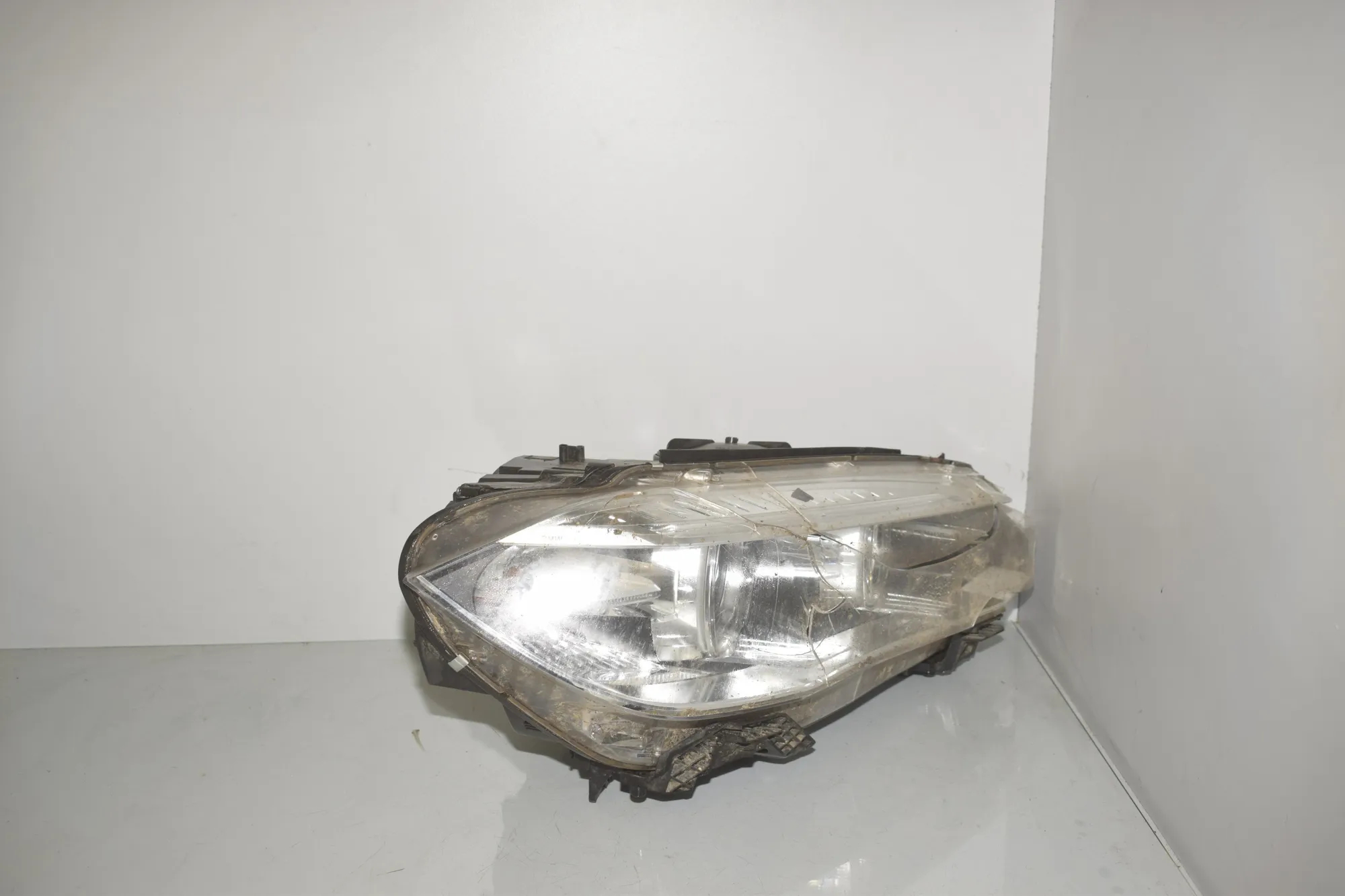 Front Right Headlight – OEM 7317102 · BMW X5 (F15, F85) xDrive 30 d 2015 – 3