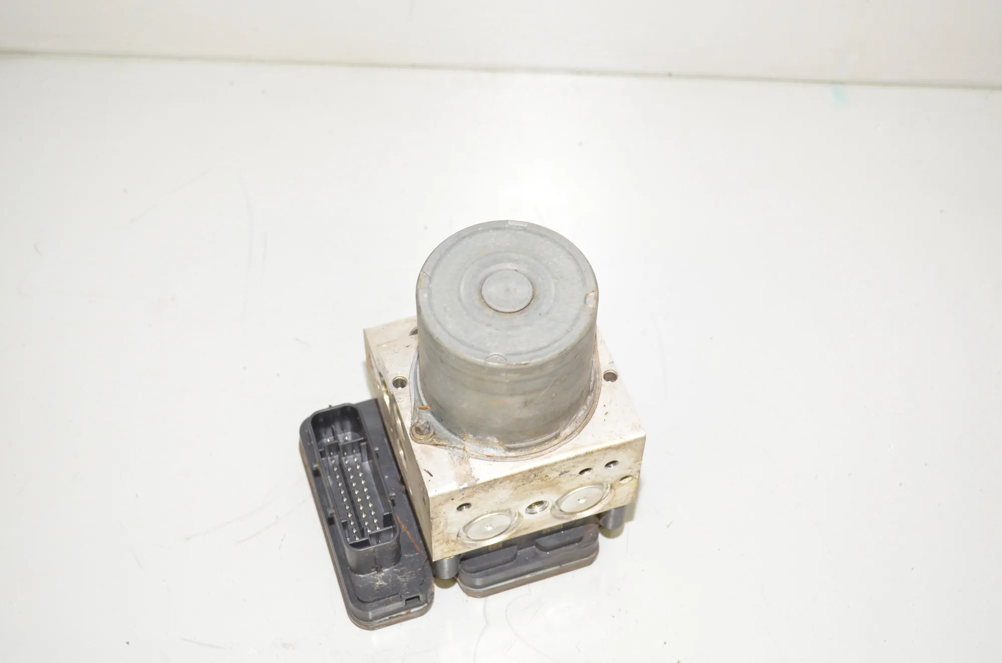 ABS Pump – OEM 6870759 · BMW X5 (F15, F85) xDrive 30 d 2015