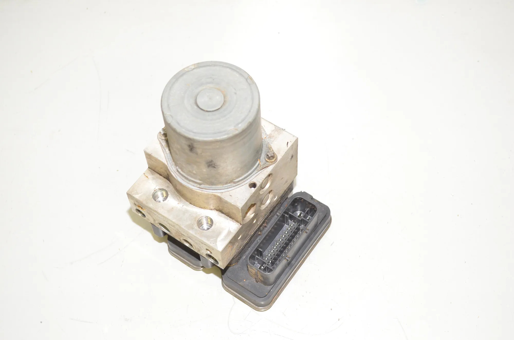 ABS Pump – OEM 6870759 · BMW X5 (F15, F85) xDrive 30 d 2015 – 2