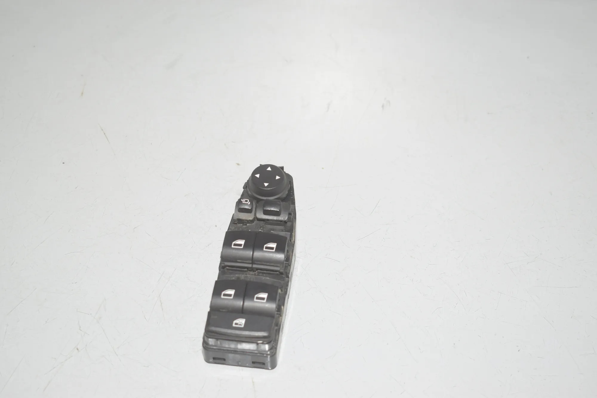 Front Left Door Window Switch – OEM 9362116 · BMW X5 (F15, F85) xDrive 30 d 2015