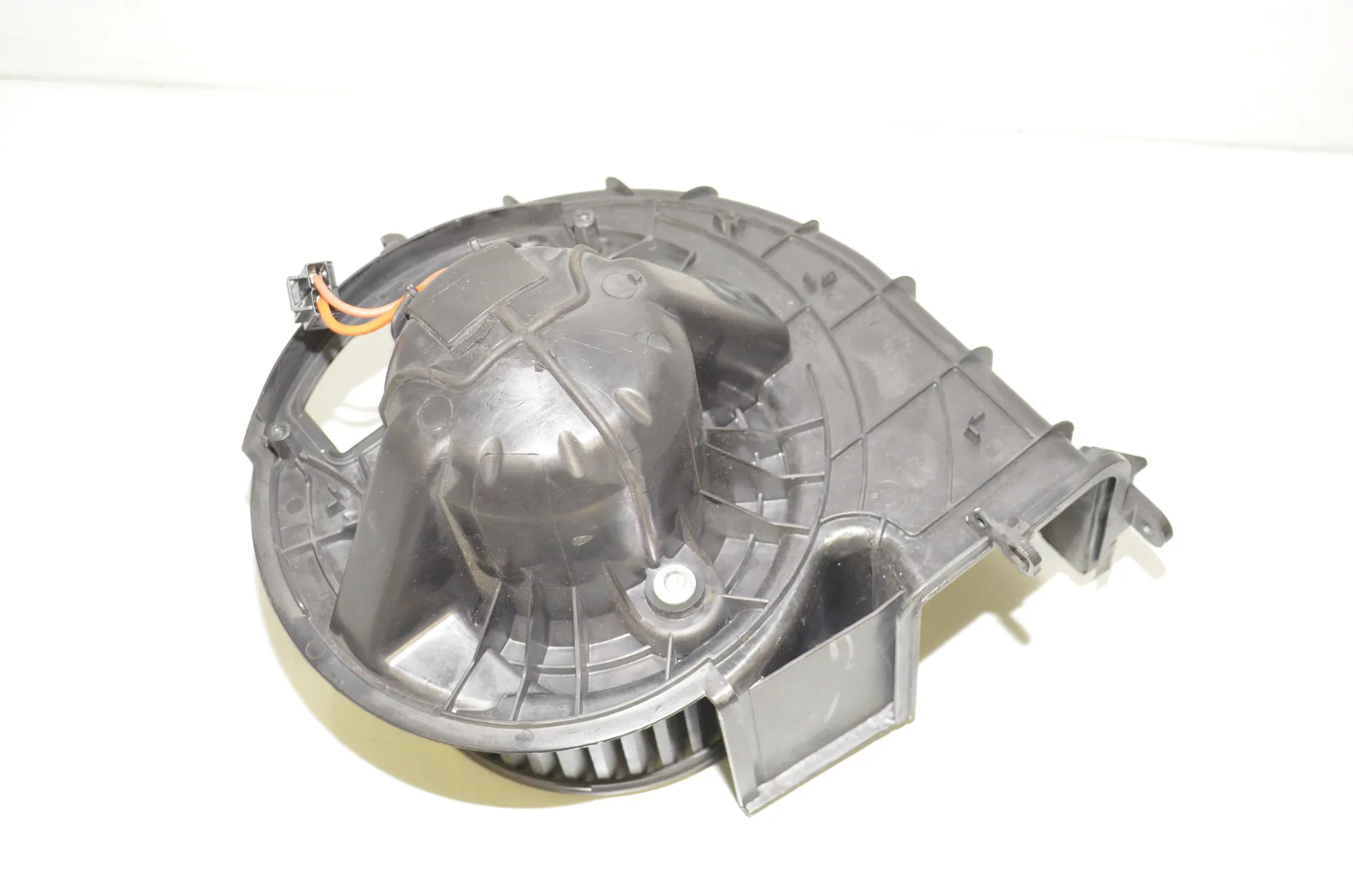 Heater Blower Fan – OEM 9291177 · BMW X5 (F15, F85) xDrive 30 d 2015 – 3