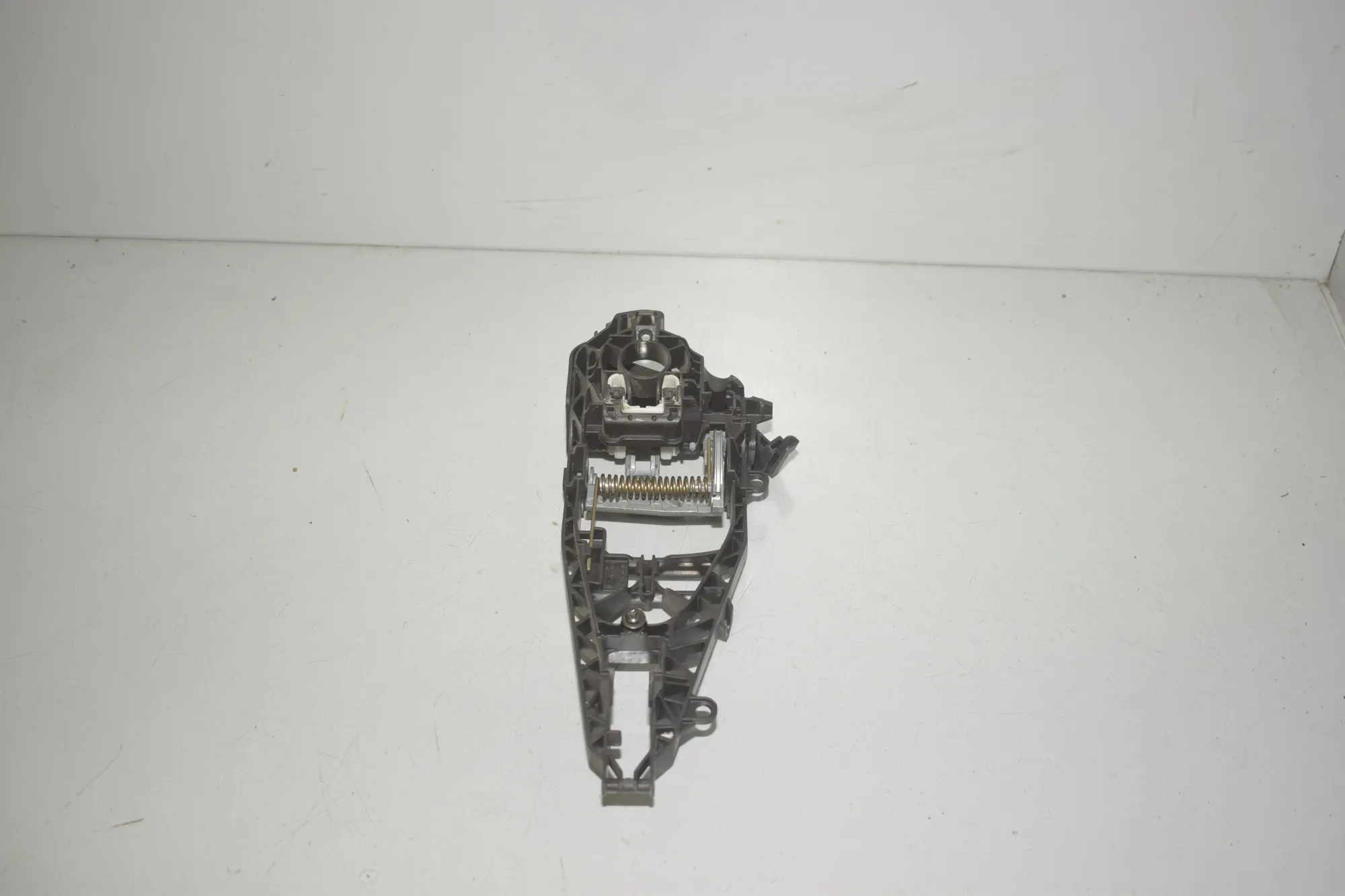Rear Left Door Interior Handle Frame – OEM 7401210 · BMW X5 (F15, F85) xDrive 30 d 2015