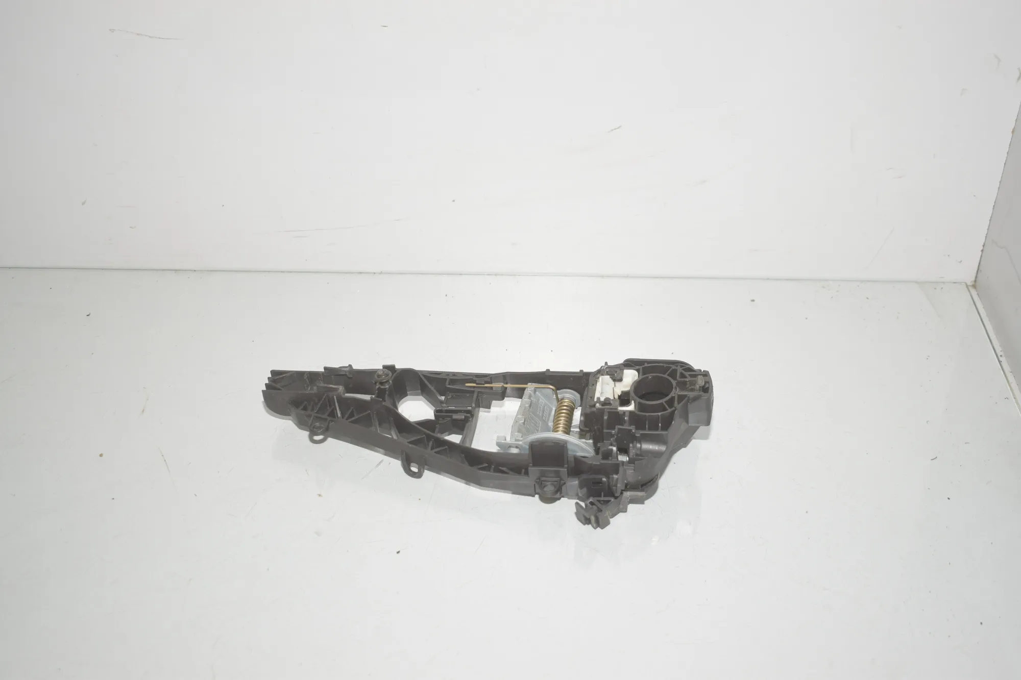 Rear Left Door Interior Handle Frame – OEM 7401210 · BMW X5 (F15, F85) xDrive 30 d 2015 – 2
